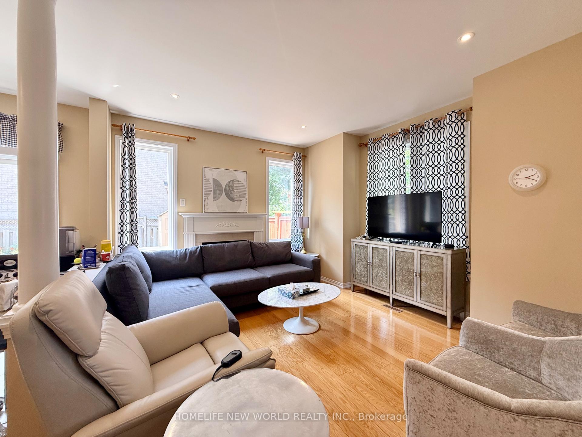 Photo 26 of 63 Southbrook Crescent, Markham, Cachet — HOMEH