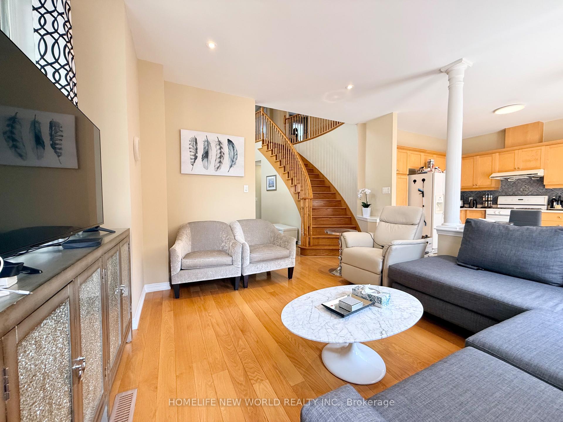 Photo 30 of 63 Southbrook Crescent, Markham, Cachet — HOMEH