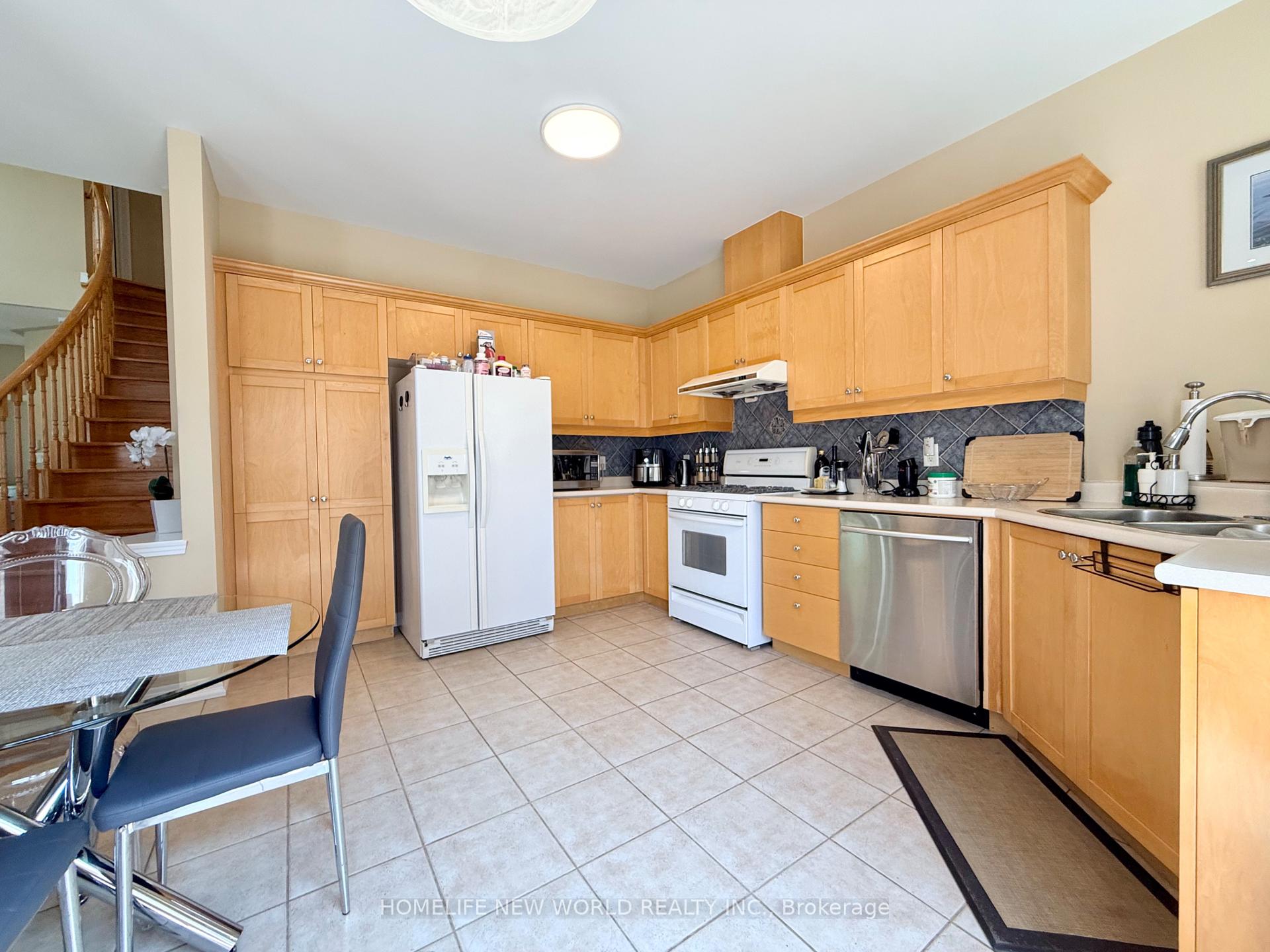 Photo 40 of 63 Southbrook Crescent, Markham, Cachet — HOMEH