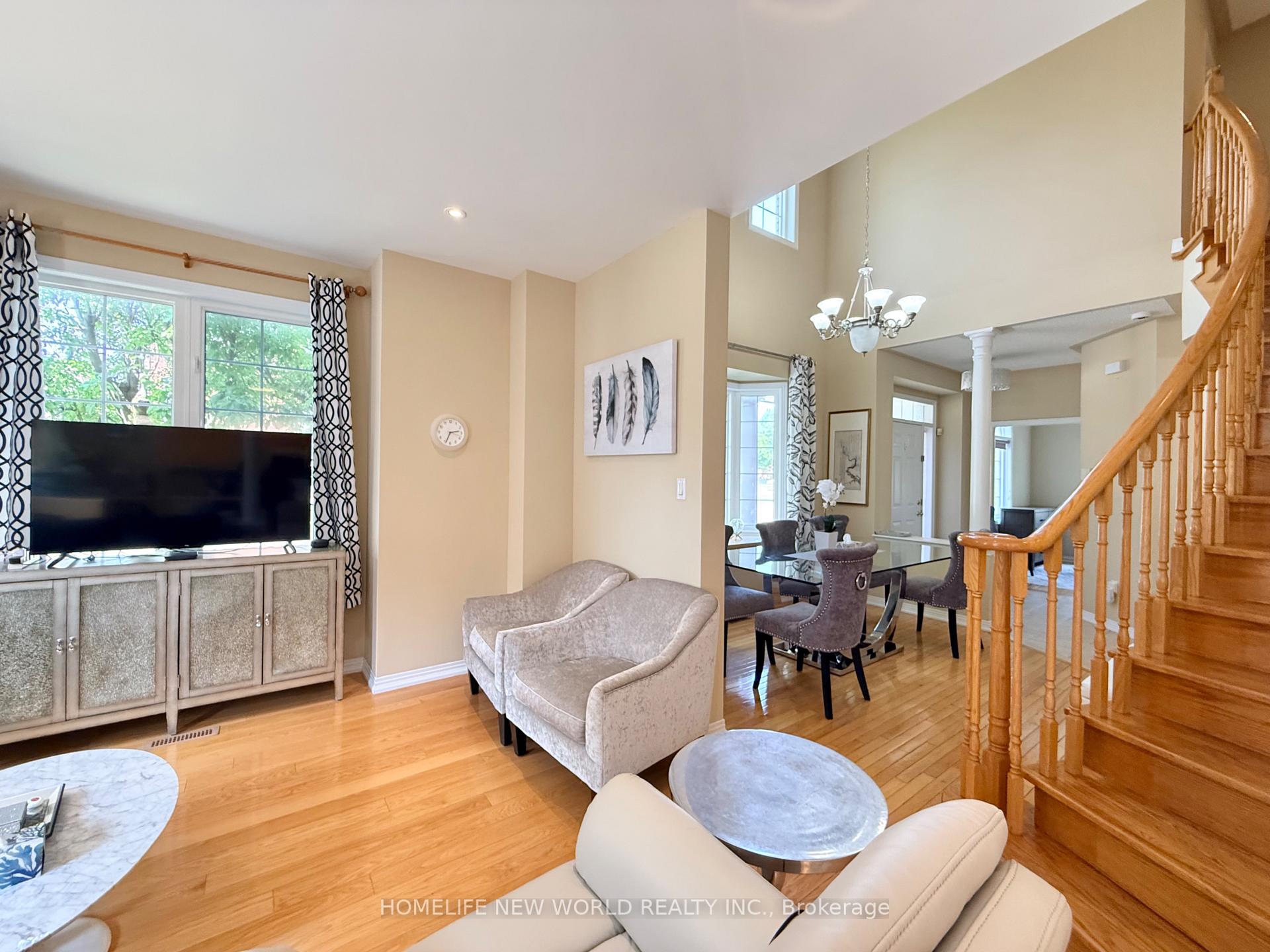 Photo 42 of 63 Southbrook Crescent, Markham, Cachet — HOMEH