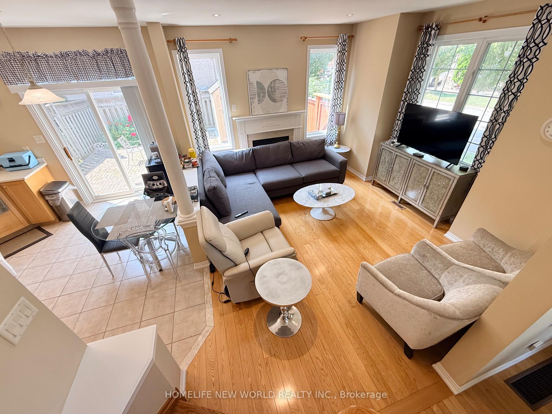 Photo 48 of 63 Southbrook Crescent, Markham, Cachet — HOMEH