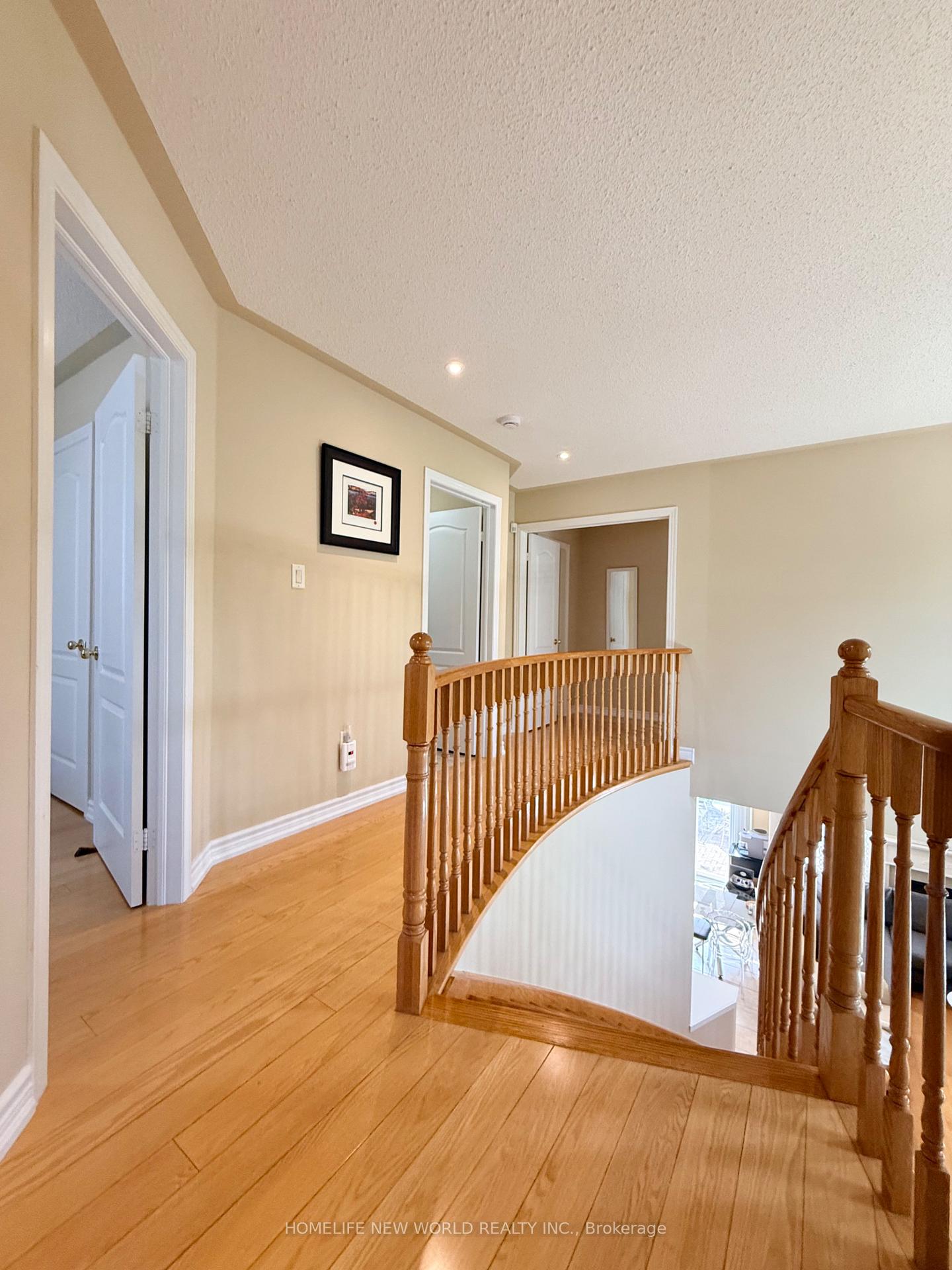 Photo 54 of 63 Southbrook Crescent, Markham, Cachet — HOMEH