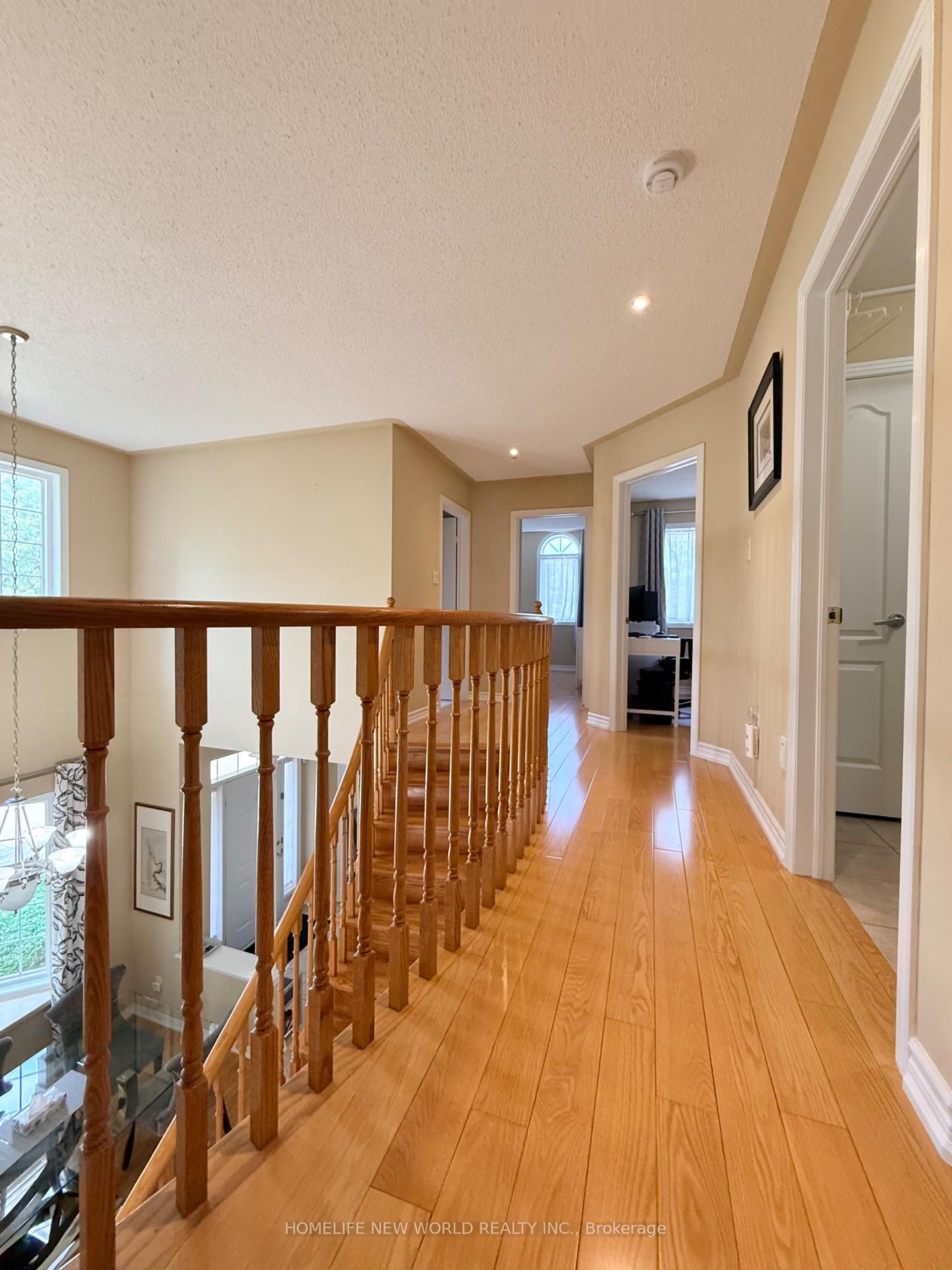 Photo 56 of 63 Southbrook Crescent, Markham, Cachet — HOMEH
