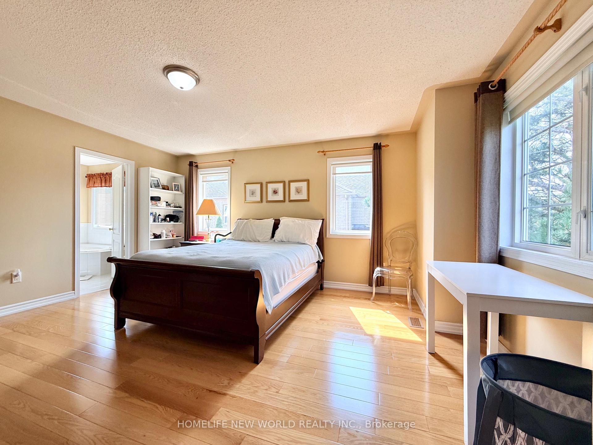 Photo 59 of 63 Southbrook Crescent, Markham, Cachet — HOMEH