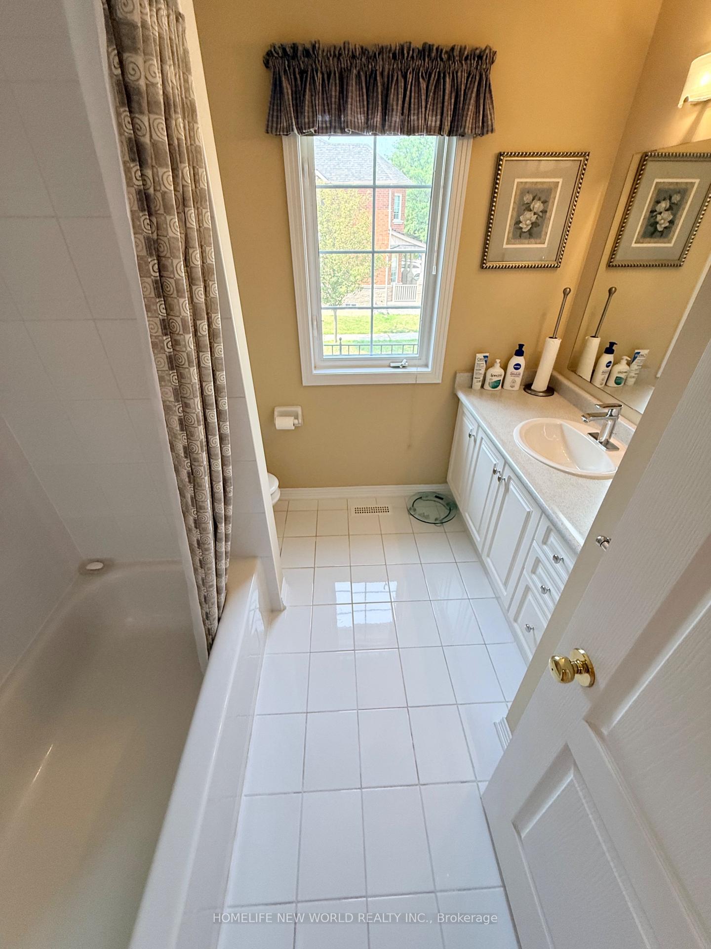 Photo 66 of 63 Southbrook Crescent, Markham, Cachet — HOMEH