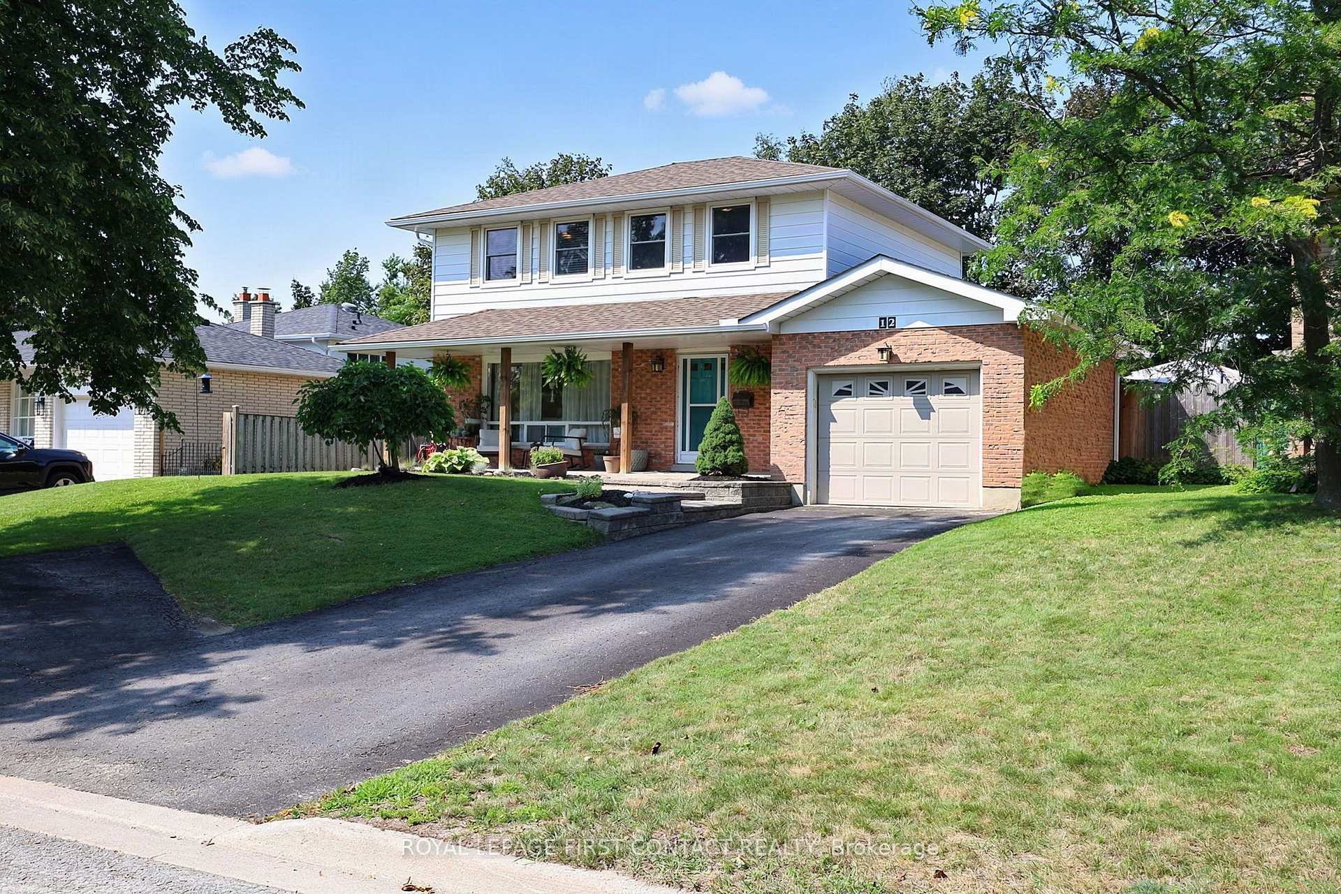 Photo 2 of 12 Davies Crescent, Barrie, Grove East — HOMEH