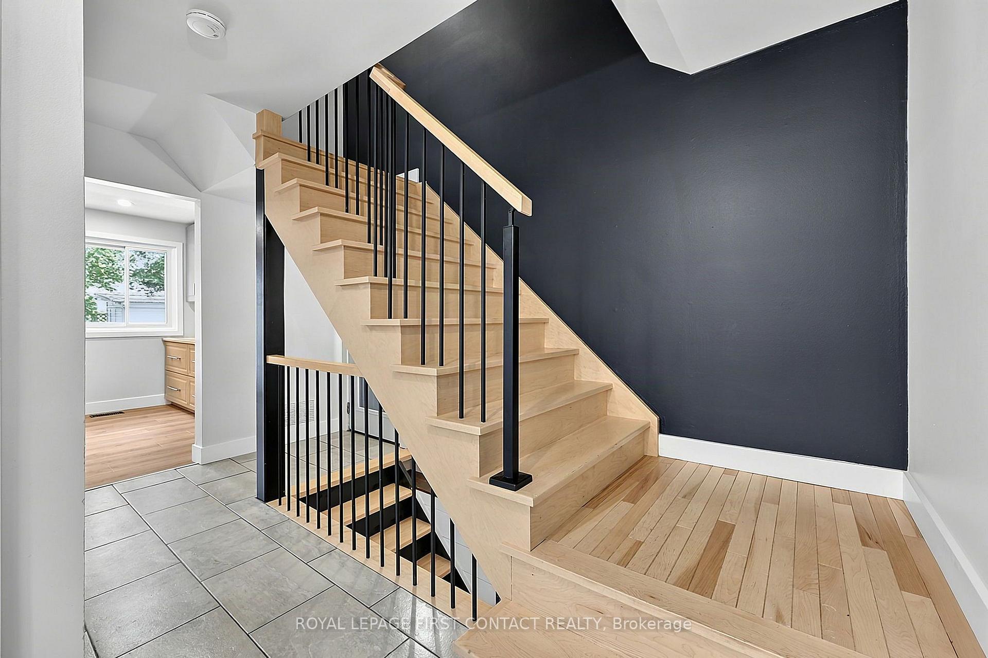 Photo 18 of 12 Davies Crescent, Barrie, Grove East — HOMEH