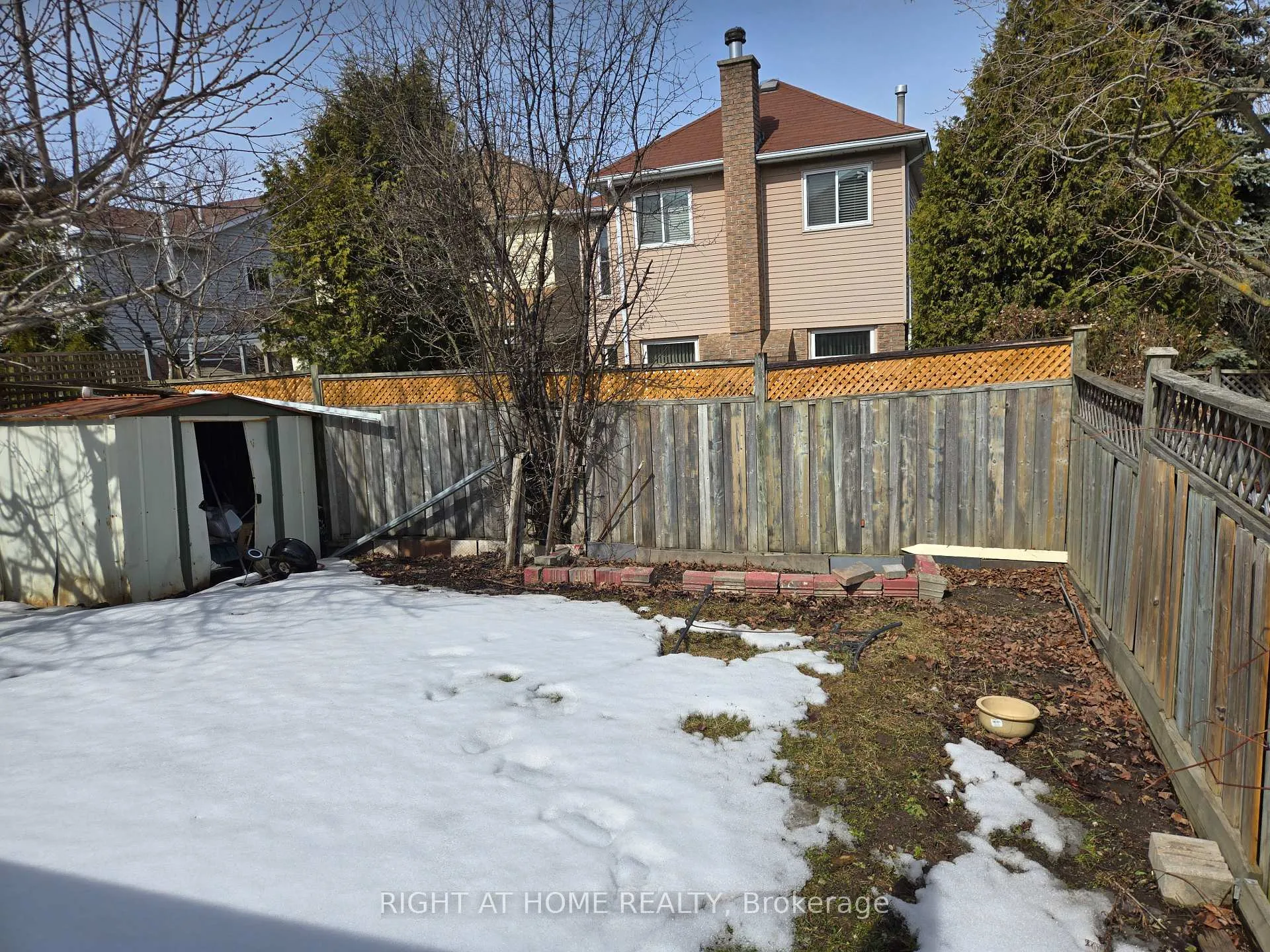 Photo 3 of 1073 Rathmore Crescent, Pickering, Liverpool — HOMEH
