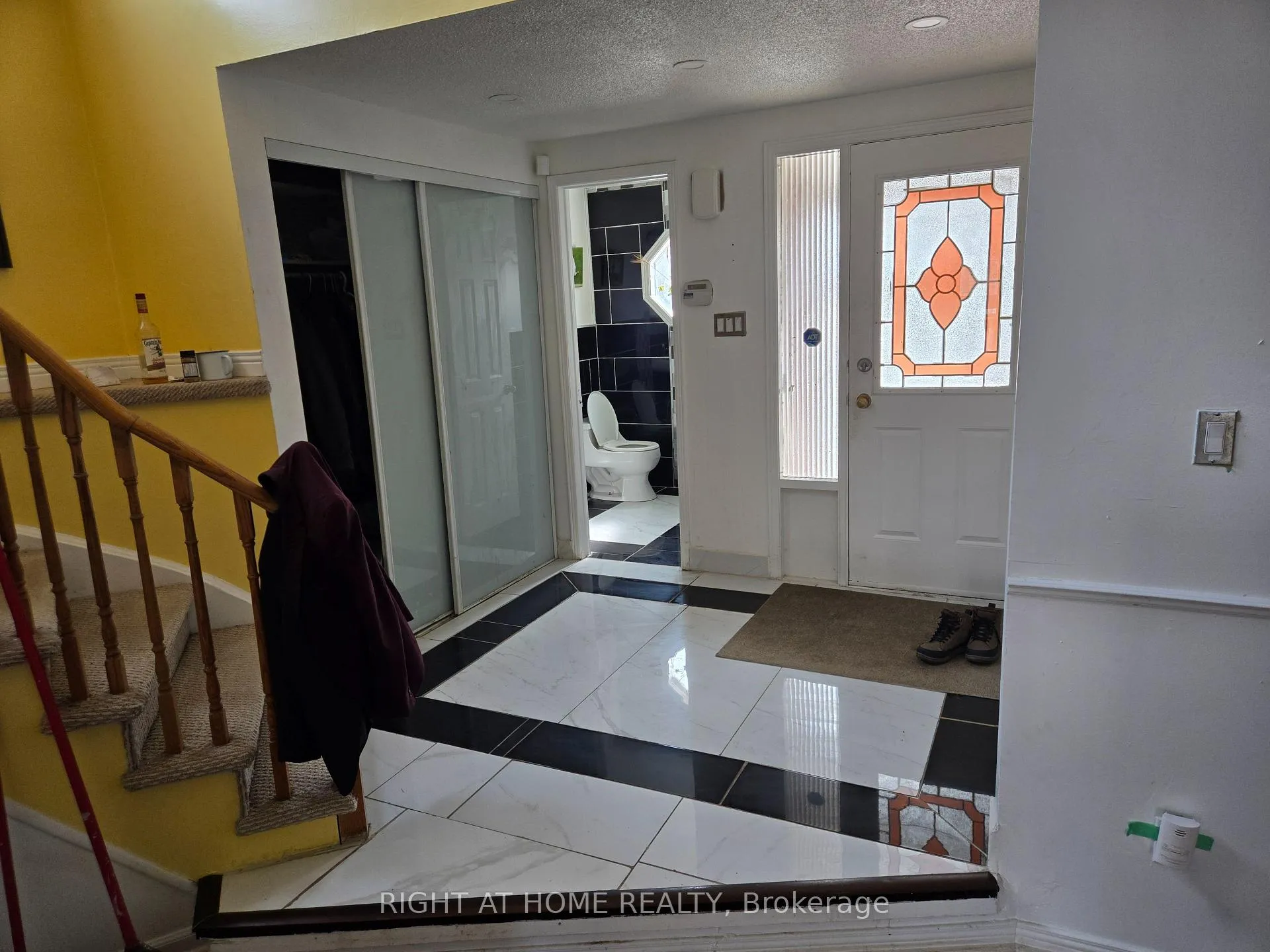Photo 5 of 1073 Rathmore Crescent, Pickering, Liverpool — HOMEH