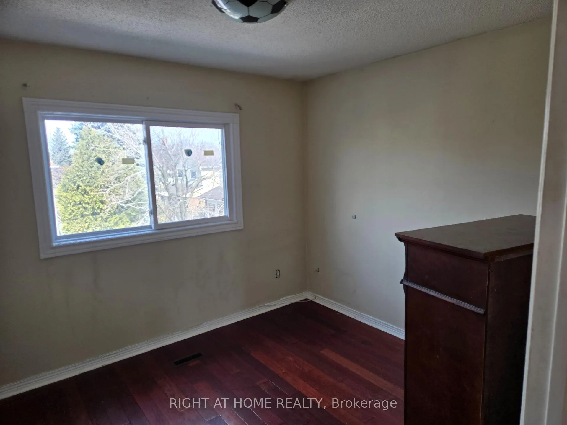 Photo 9 of 1073 Rathmore Crescent, Pickering, Liverpool — HOMEH
