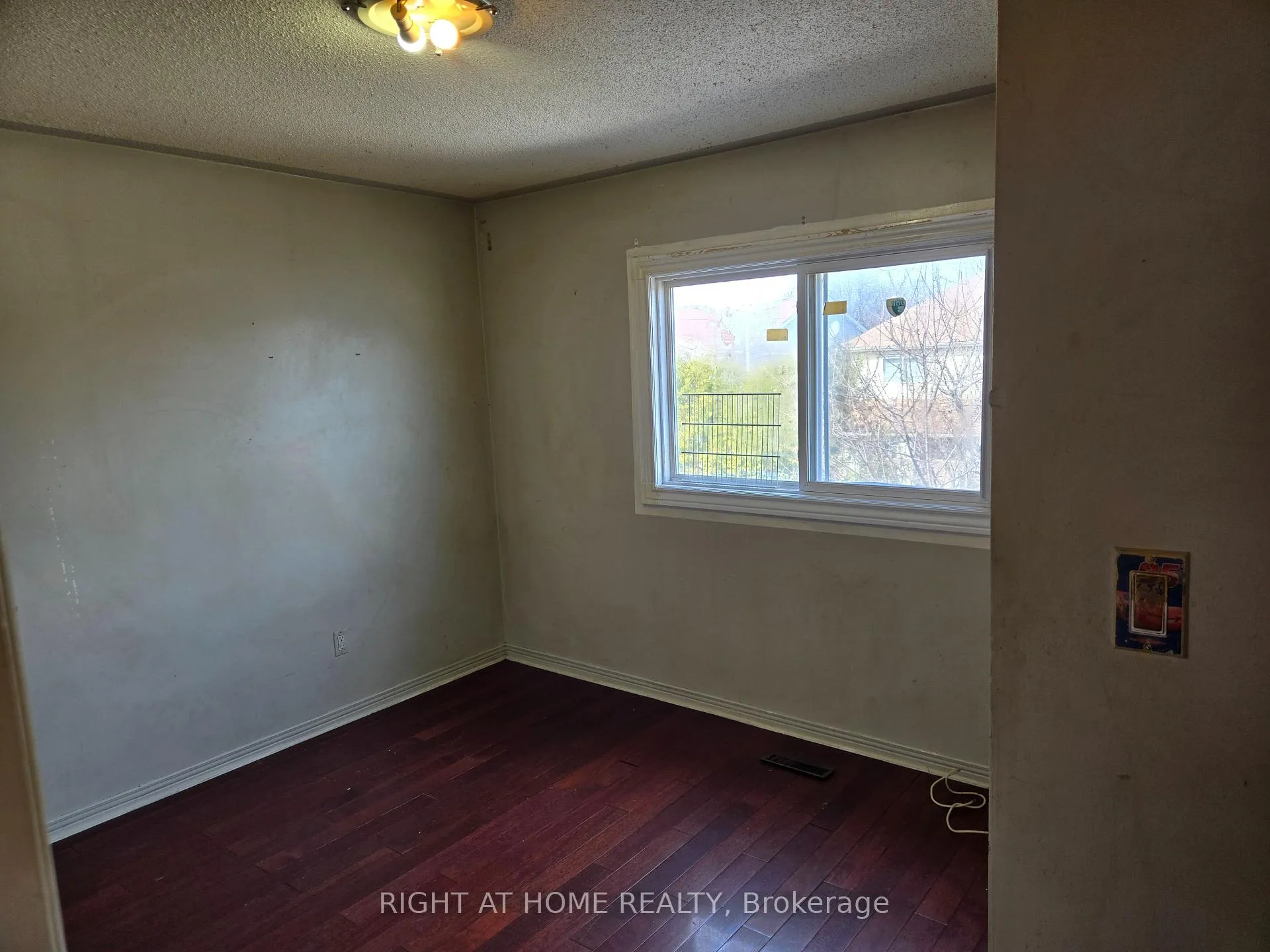 Photo 10 of 1073 Rathmore Crescent, Pickering, Liverpool — HOMEH