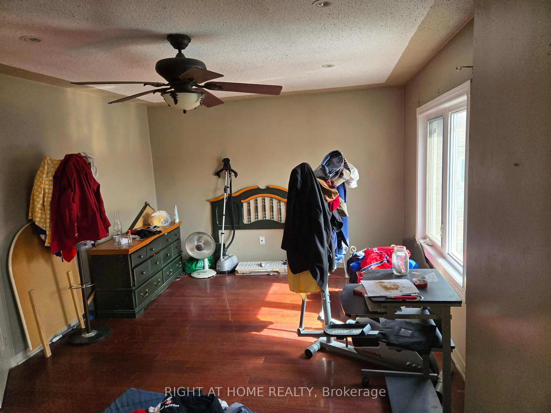 Photo 11 of 1073 Rathmore Crescent, Pickering, Liverpool — HOMEH