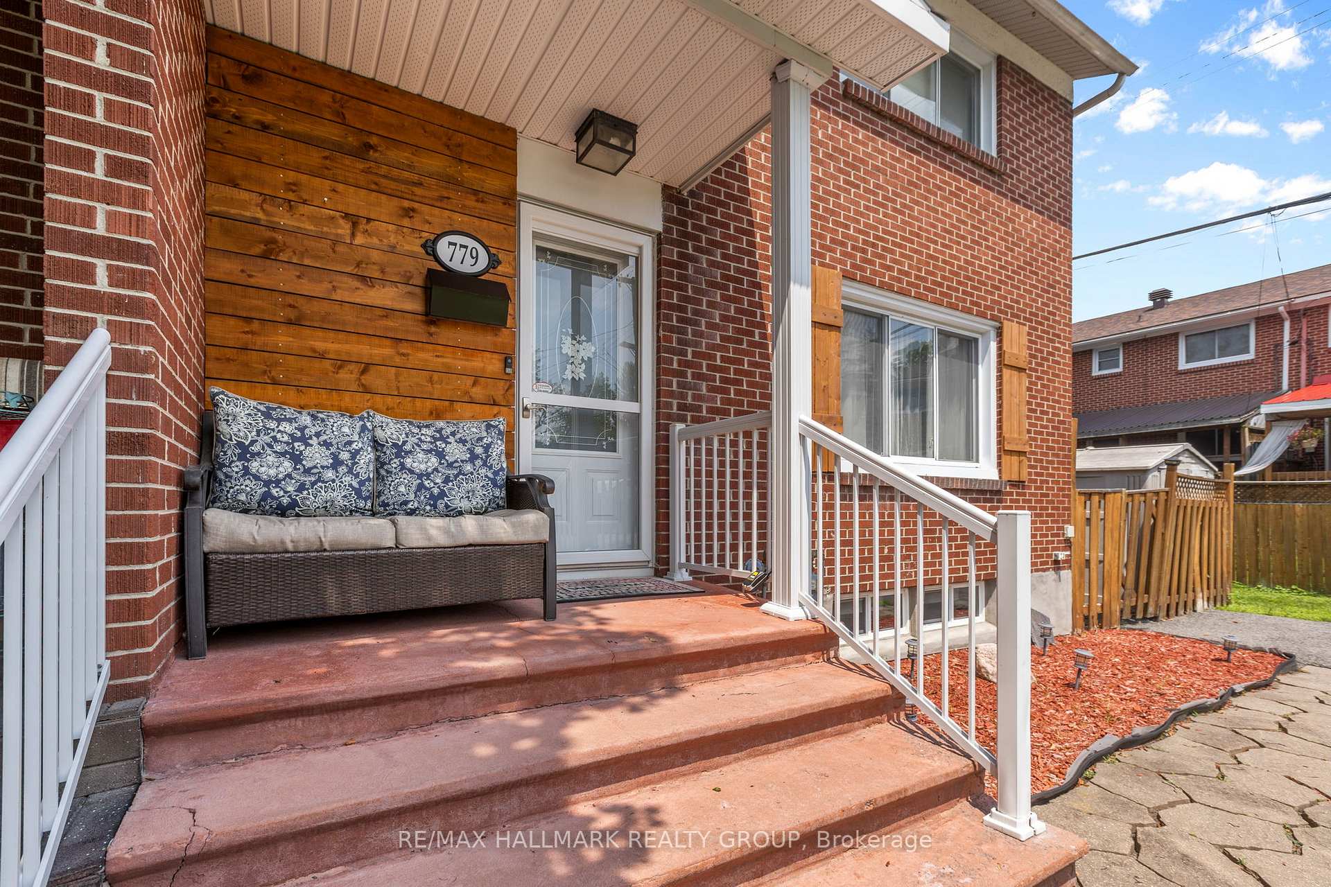 Photo 3 of 779 Borthwick Avenue, Ottawa, Castle Heights/Rideau High — HOMEH