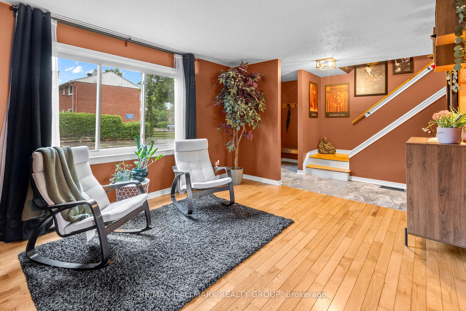 Photo 6 of 779 Borthwick Avenue, Ottawa, Castle Heights/Rideau High — HOMEH