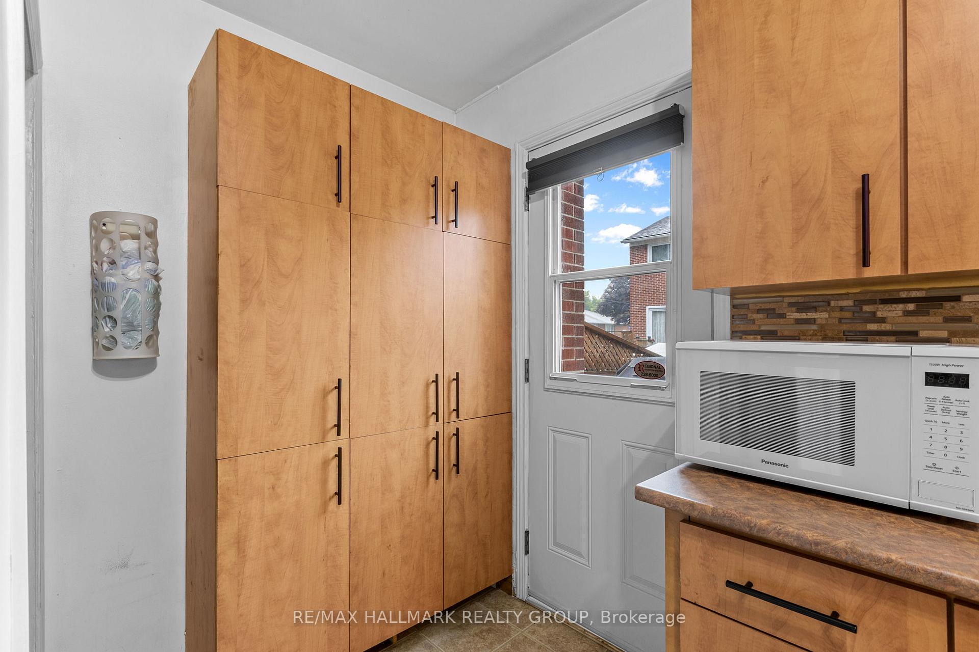 Photo 14 of 779 Borthwick Avenue, Ottawa, Castle Heights/Rideau High — HOMEH