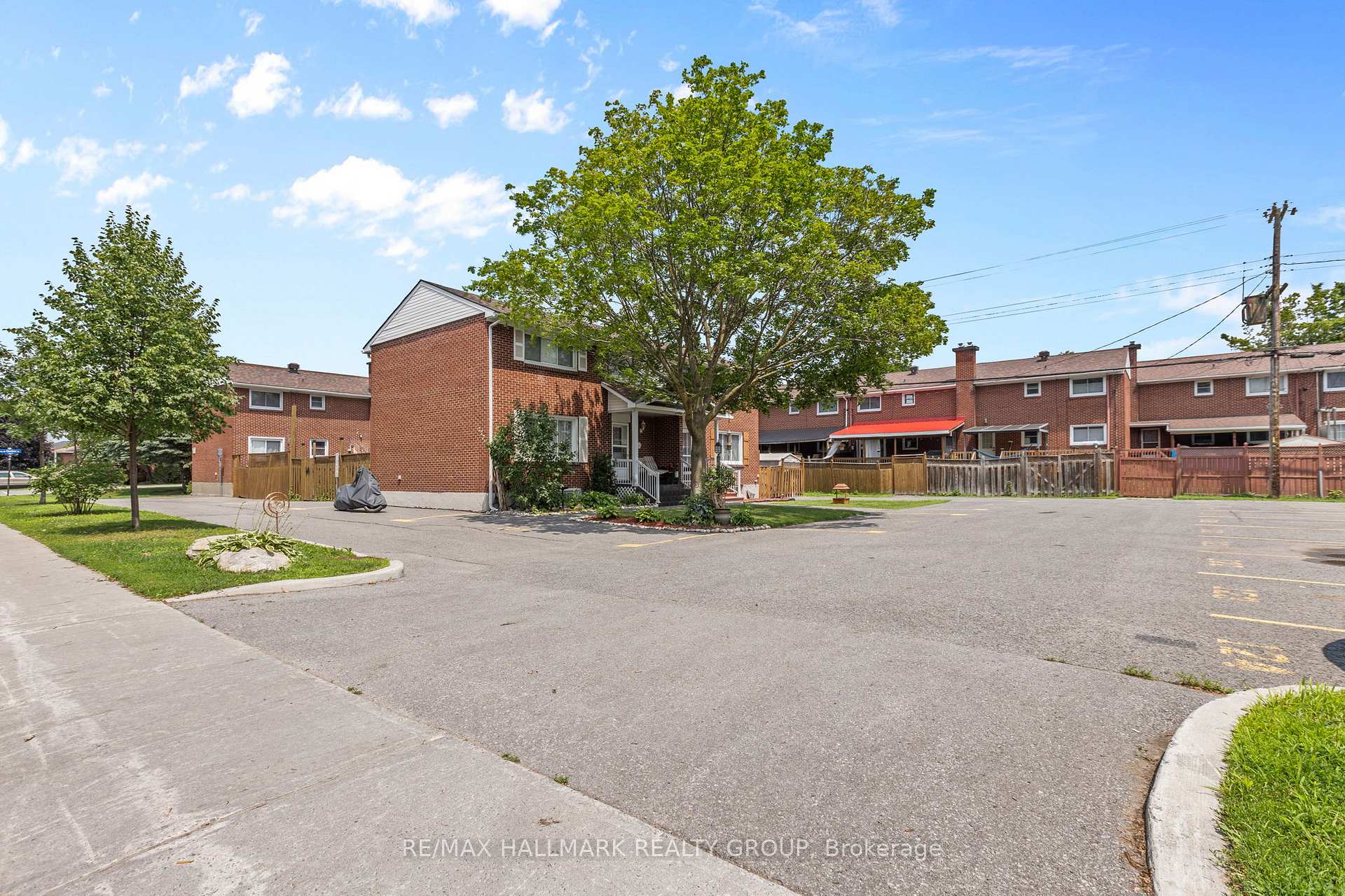 Photo 35 of 779 Borthwick Avenue, Ottawa, Castle Heights/Rideau High — HOMEH