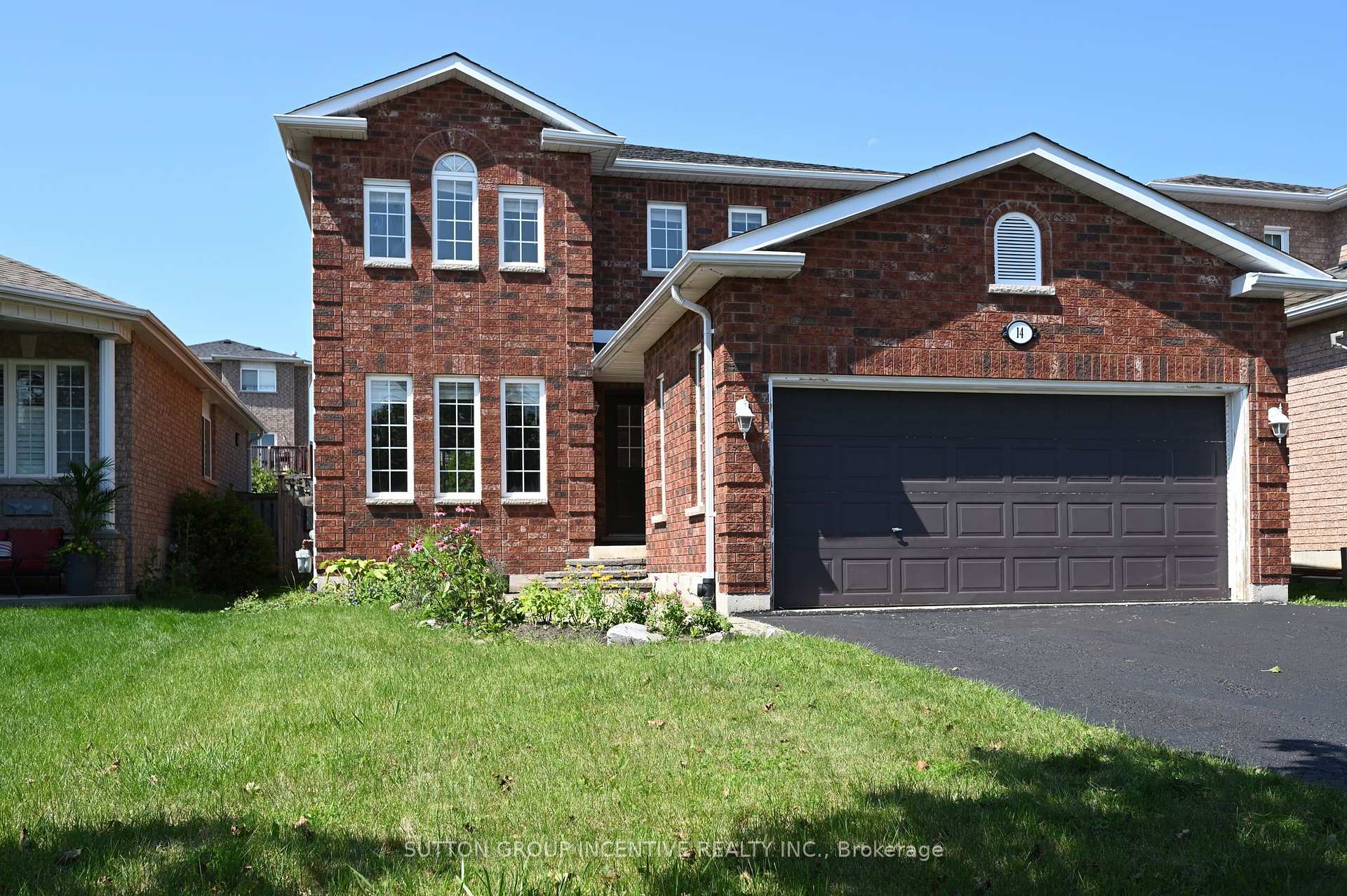 Photo 1 of 14 Brown Wood Drive, Barrie, Little Lake — HOMEH