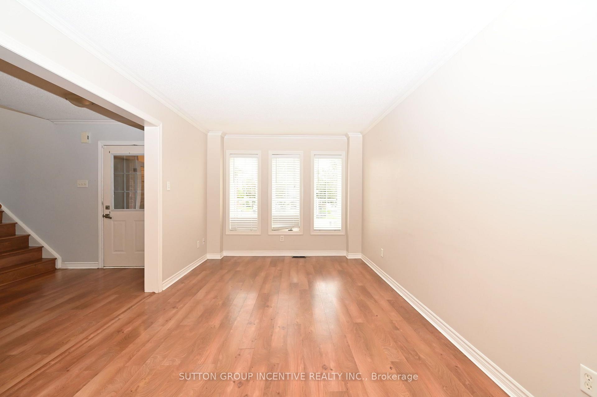 Photo 6 of 14 Brown Wood Drive, Barrie, Little Lake — HOMEH