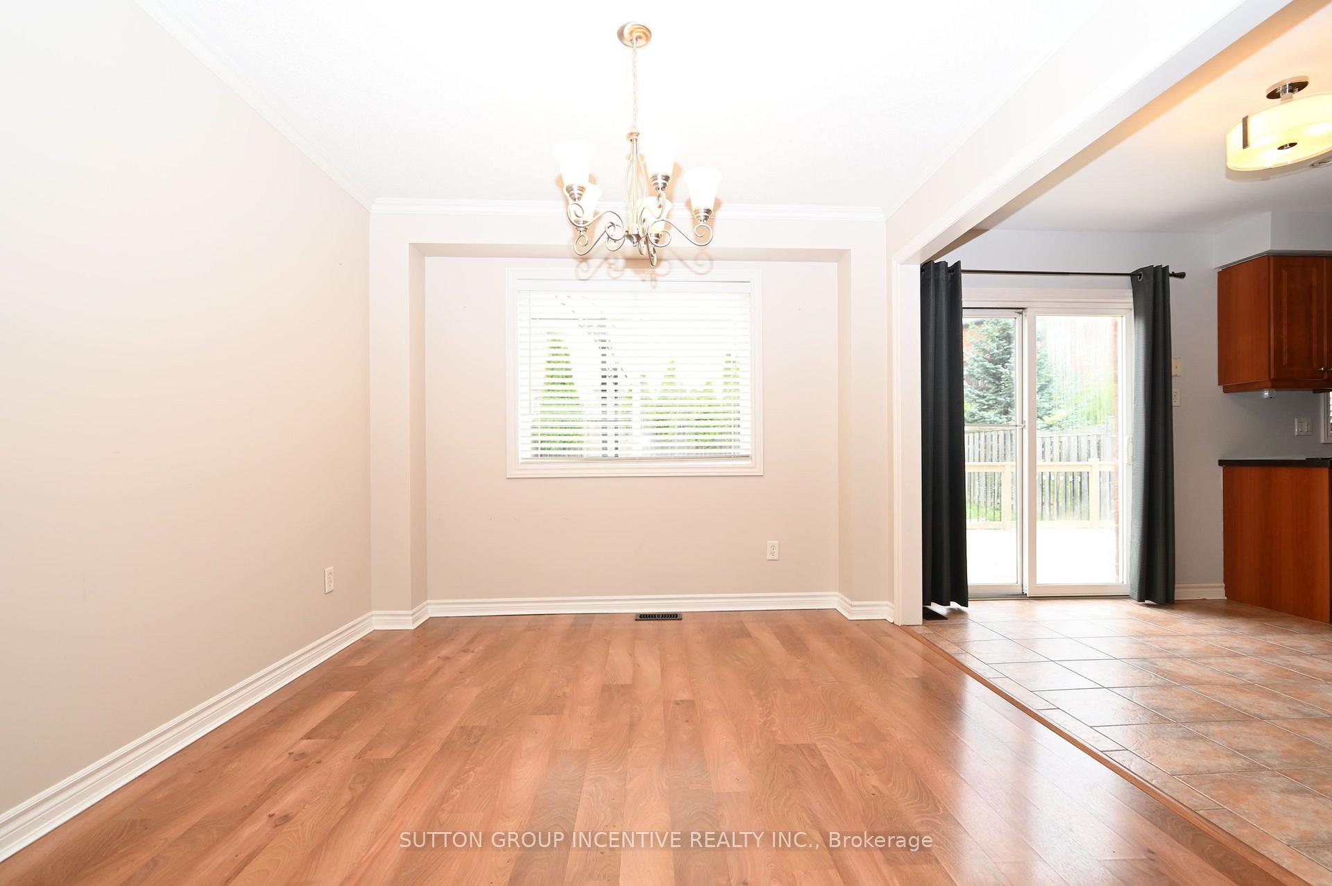 Photo 7 of 14 Brown Wood Drive, Barrie, Little Lake — HOMEH