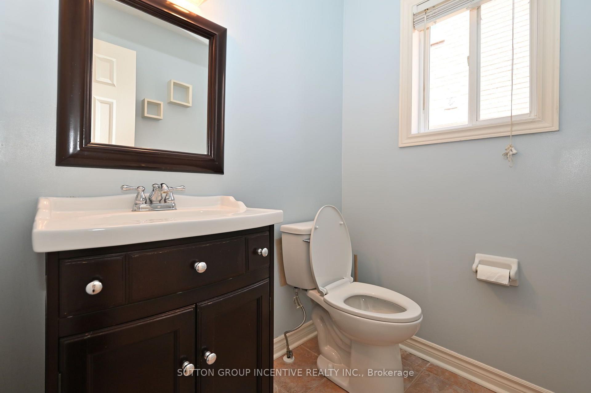 Photo 16 of 14 Brown Wood Drive, Barrie, Little Lake — HOMEH