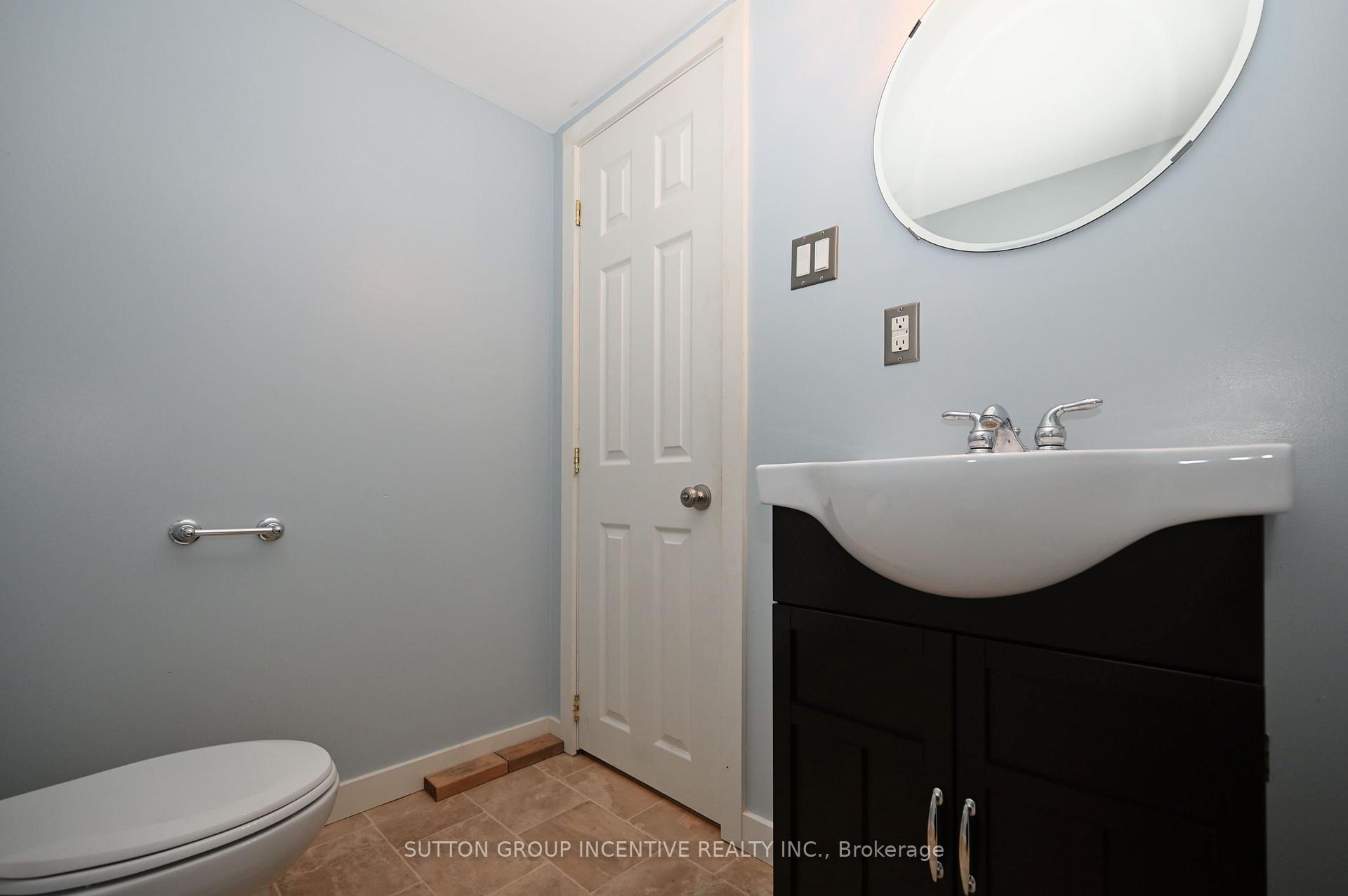 Photo 29 of 14 Brown Wood Drive, Barrie, Little Lake — HOMEH
