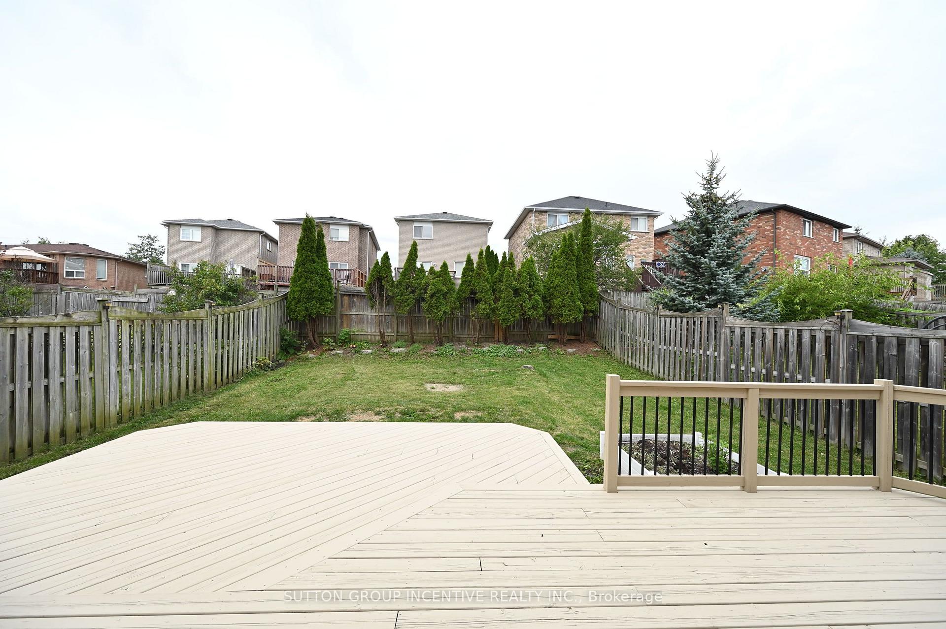 Photo 33 of 14 Brown Wood Drive, Barrie, Little Lake — HOMEH