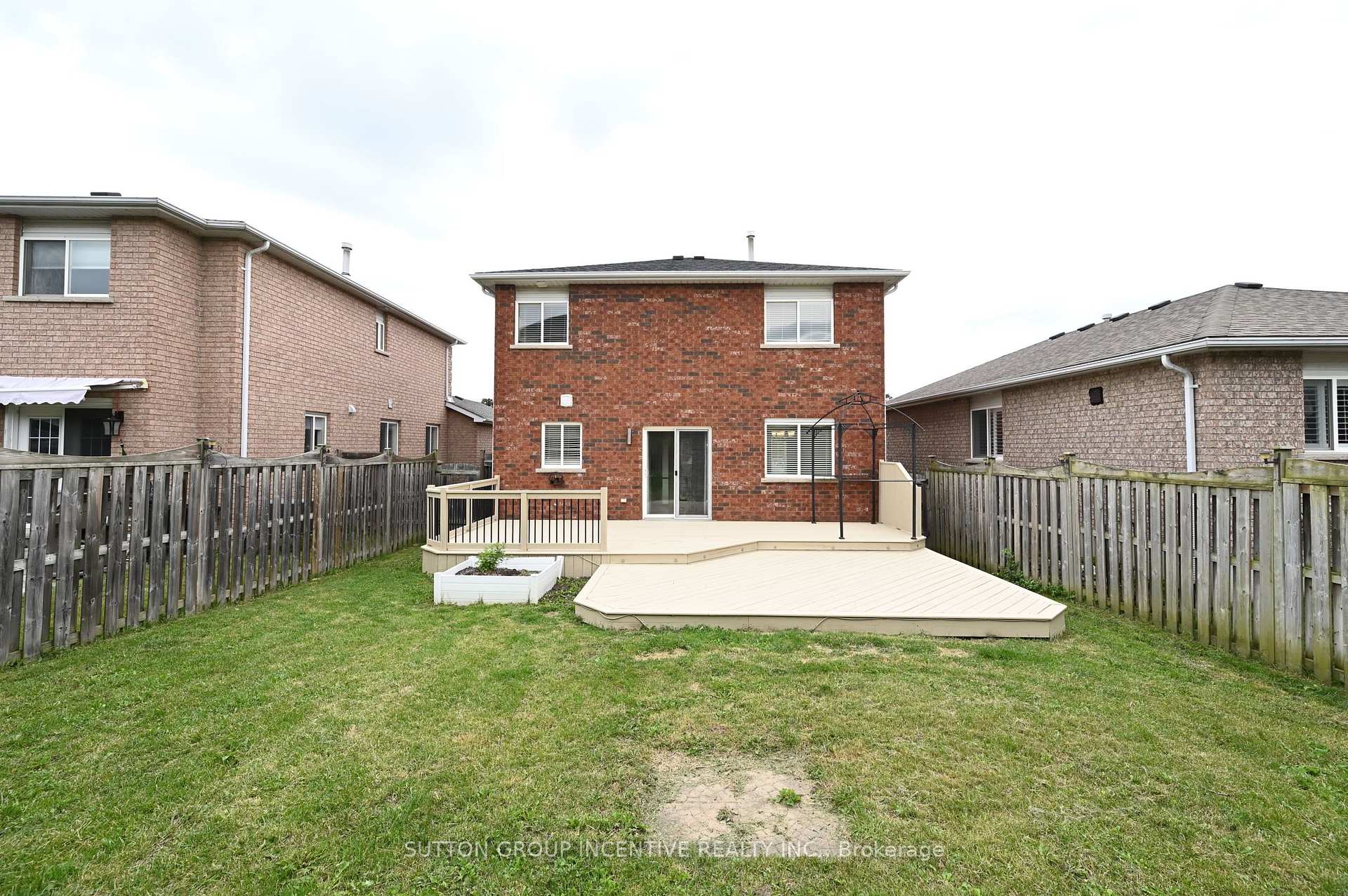 Photo 35 of 14 Brown Wood Drive, Barrie, Little Lake — HOMEH