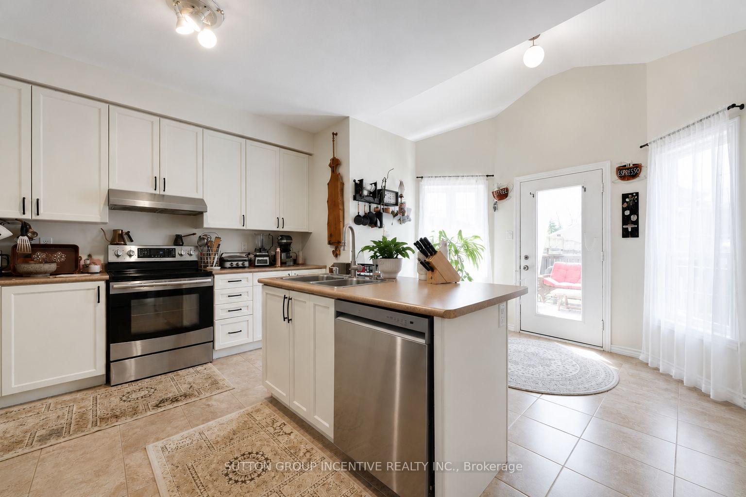 Photo 5 of 174 Maplewood Drive, Essa, Angus — HOMEH