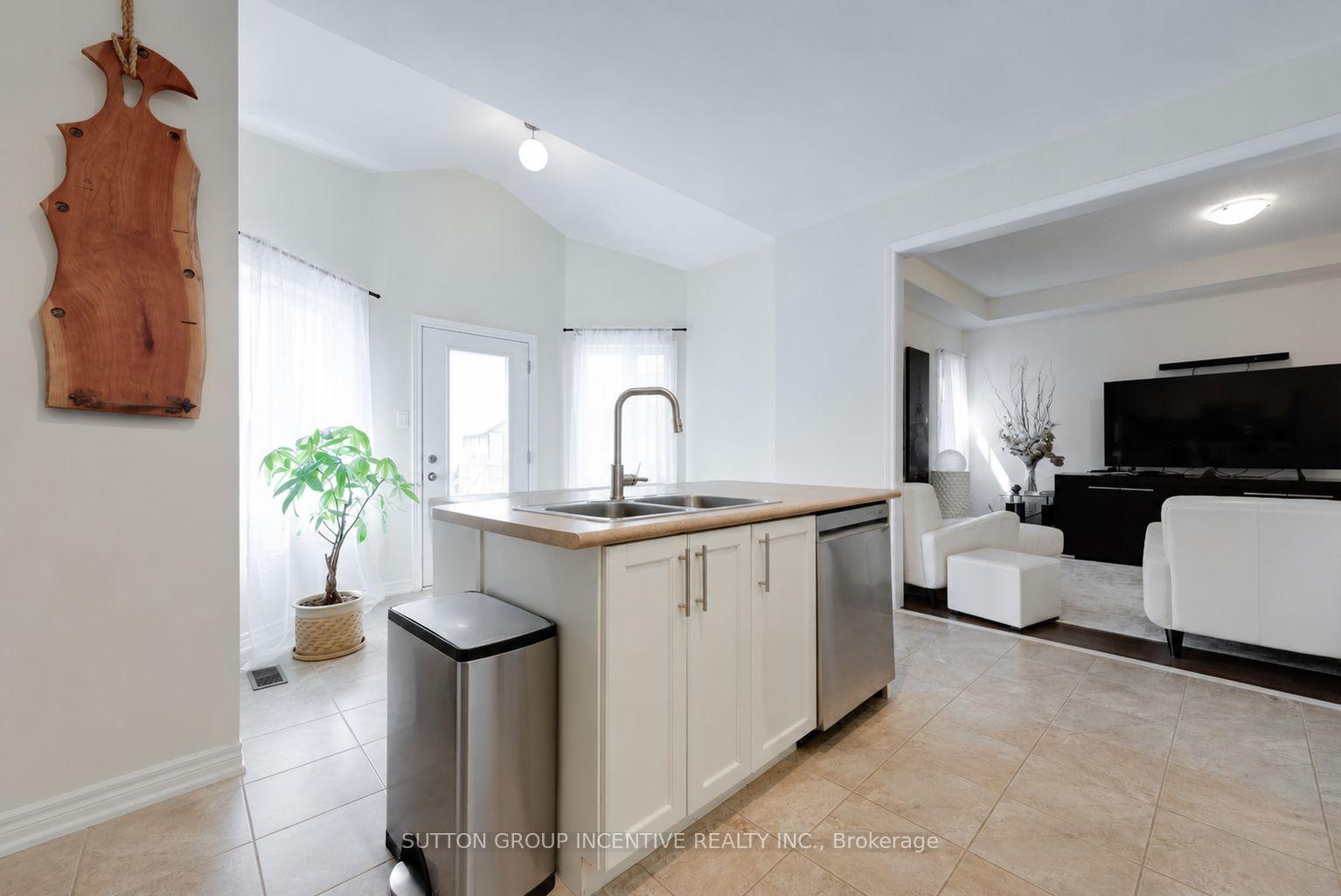 Photo 8 of 174 Maplewood Drive, Essa, Angus — HOMEH