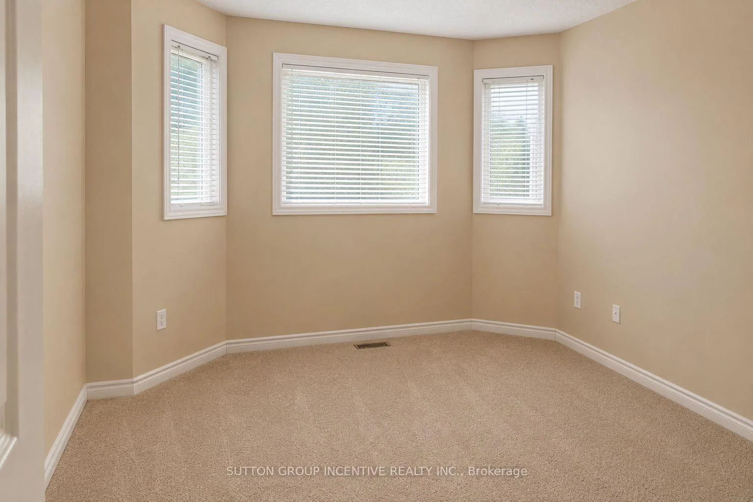 Photo 9 of 174 Maplewood Drive, Essa, Angus — HOMEH