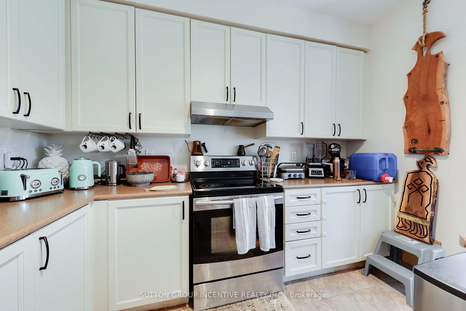 Photo 17 of 174 Maplewood Drive, Essa, Angus — HOMEH