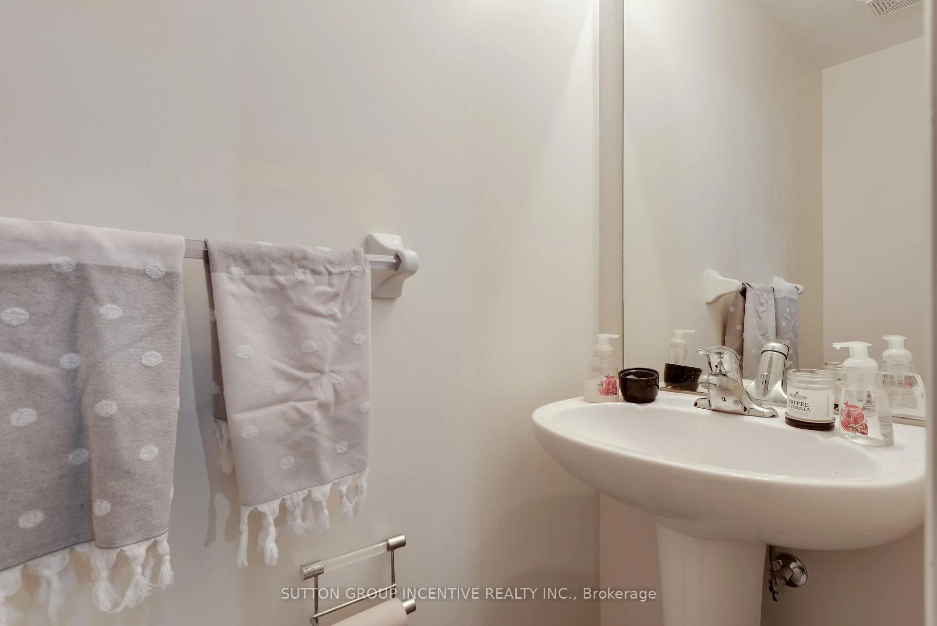 Photo 27 of 174 Maplewood Drive, Essa, Angus — HOMEH