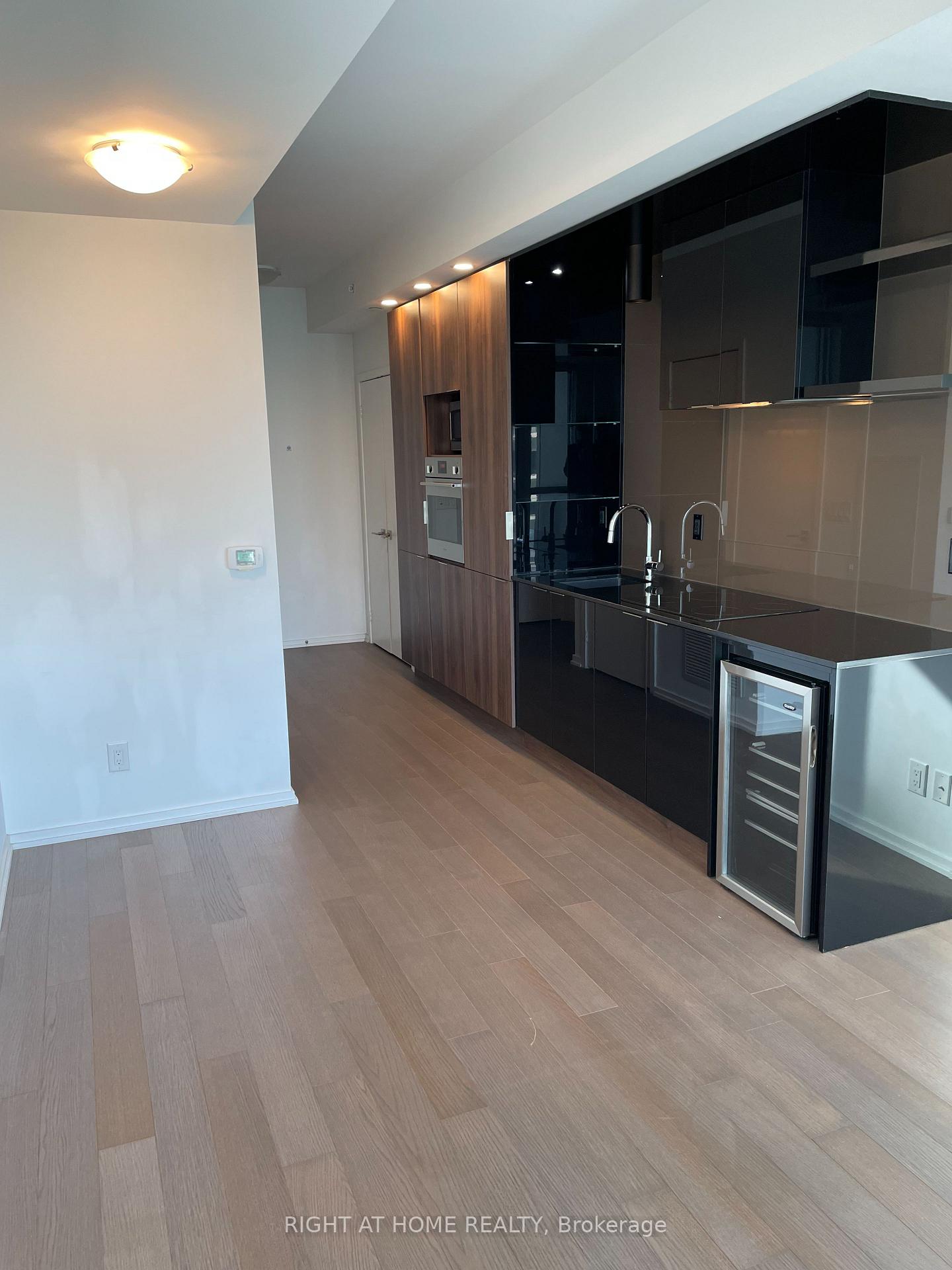 Photo 10 of Unit 3805, 70 Temperance Street, Toronto, Bay Street Corridor — HOMEH