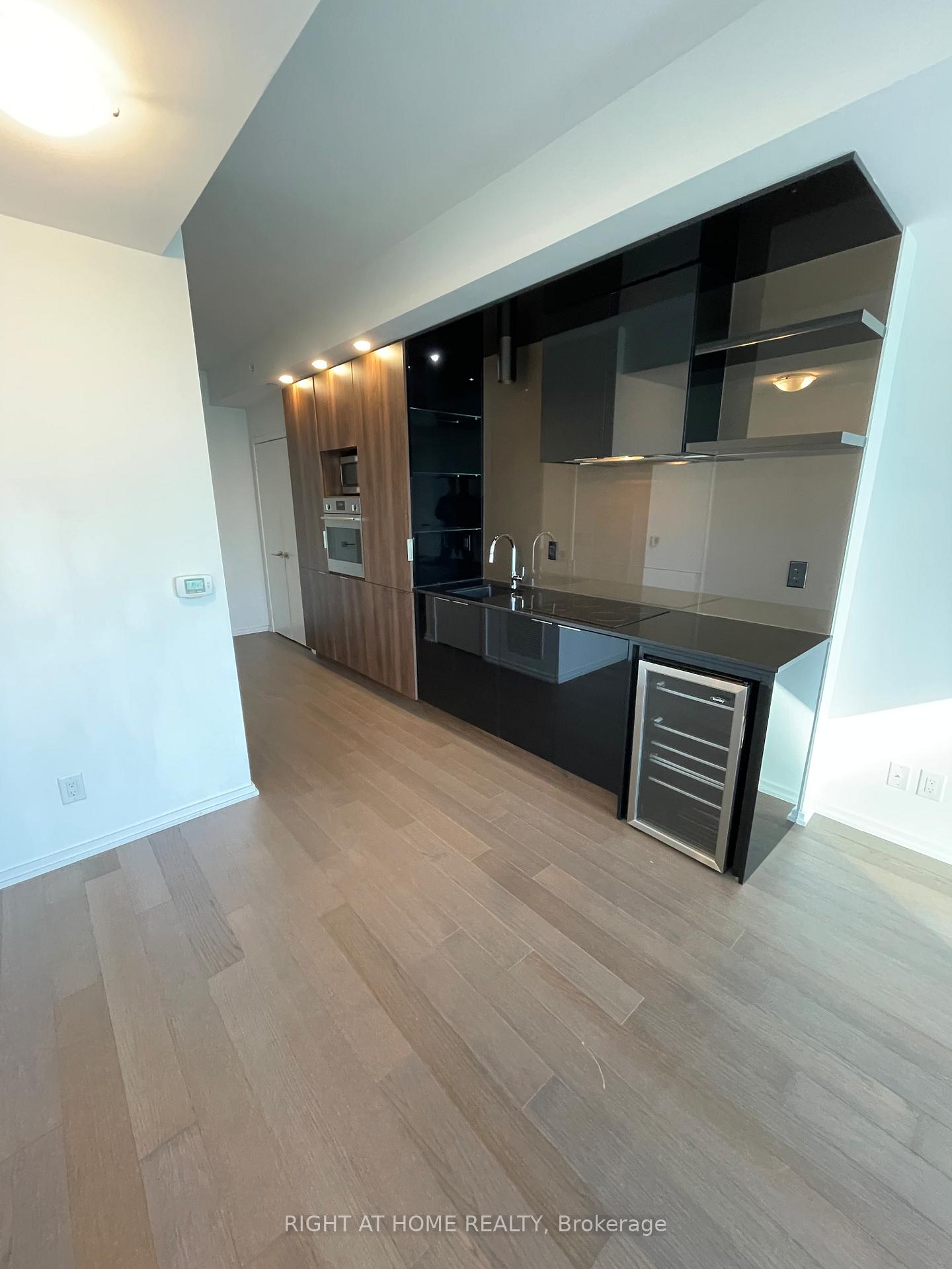 Photo 13 of Unit 3805, 70 Temperance Street, Toronto, Bay Street Corridor — HOMEH