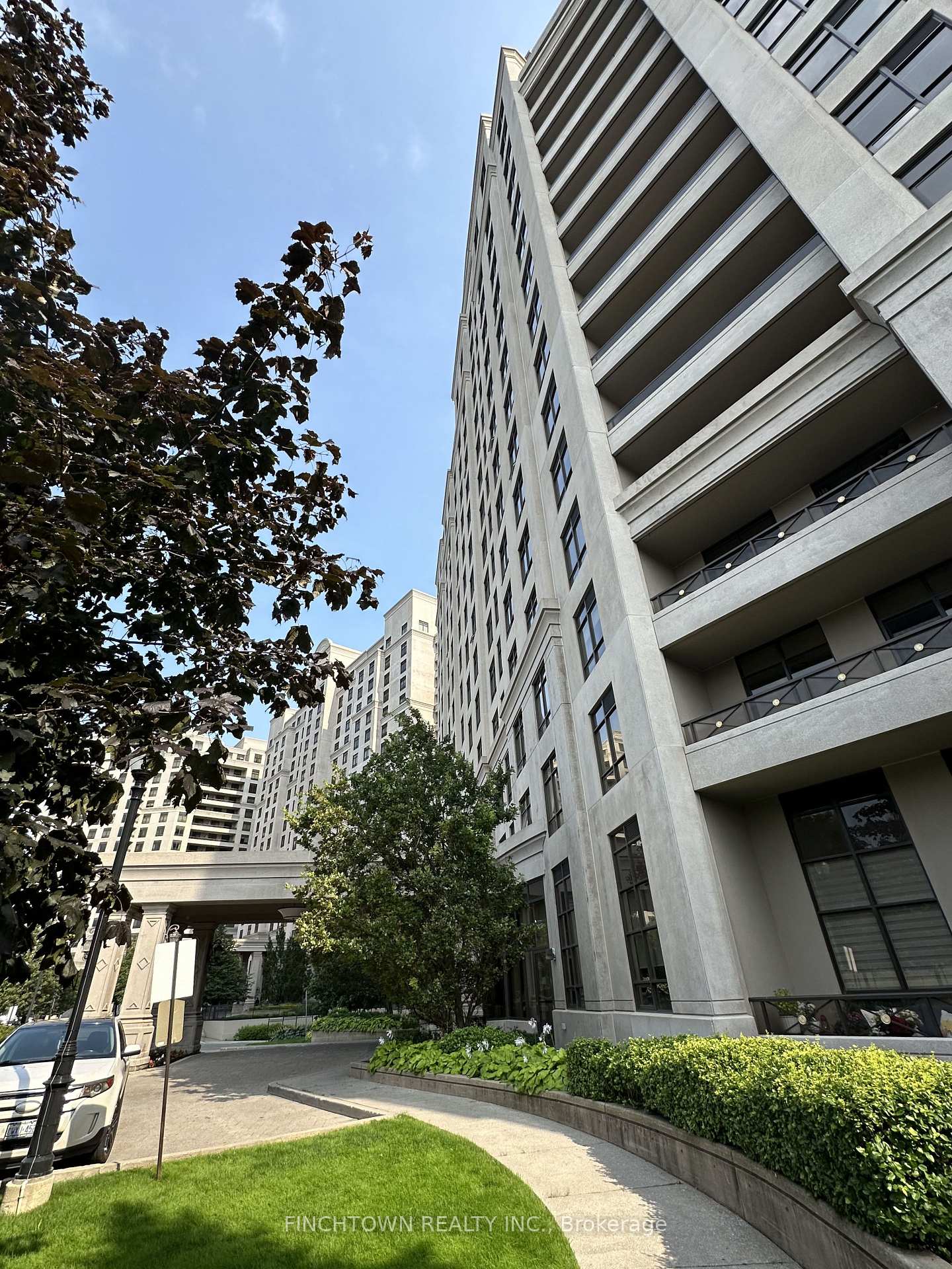 Photo 3 of Unit 111, 9235 Jane Street, Vaughan, Maple — HOMEH