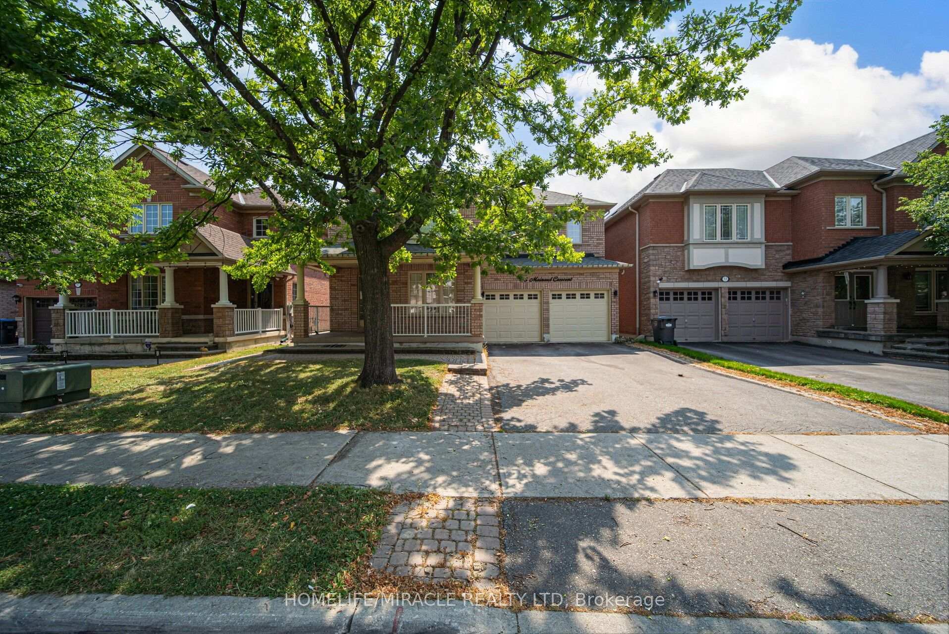 Photo 3 of 55 Mainard Crescent, Brampton, Sandringham-Wellington — HOMEH