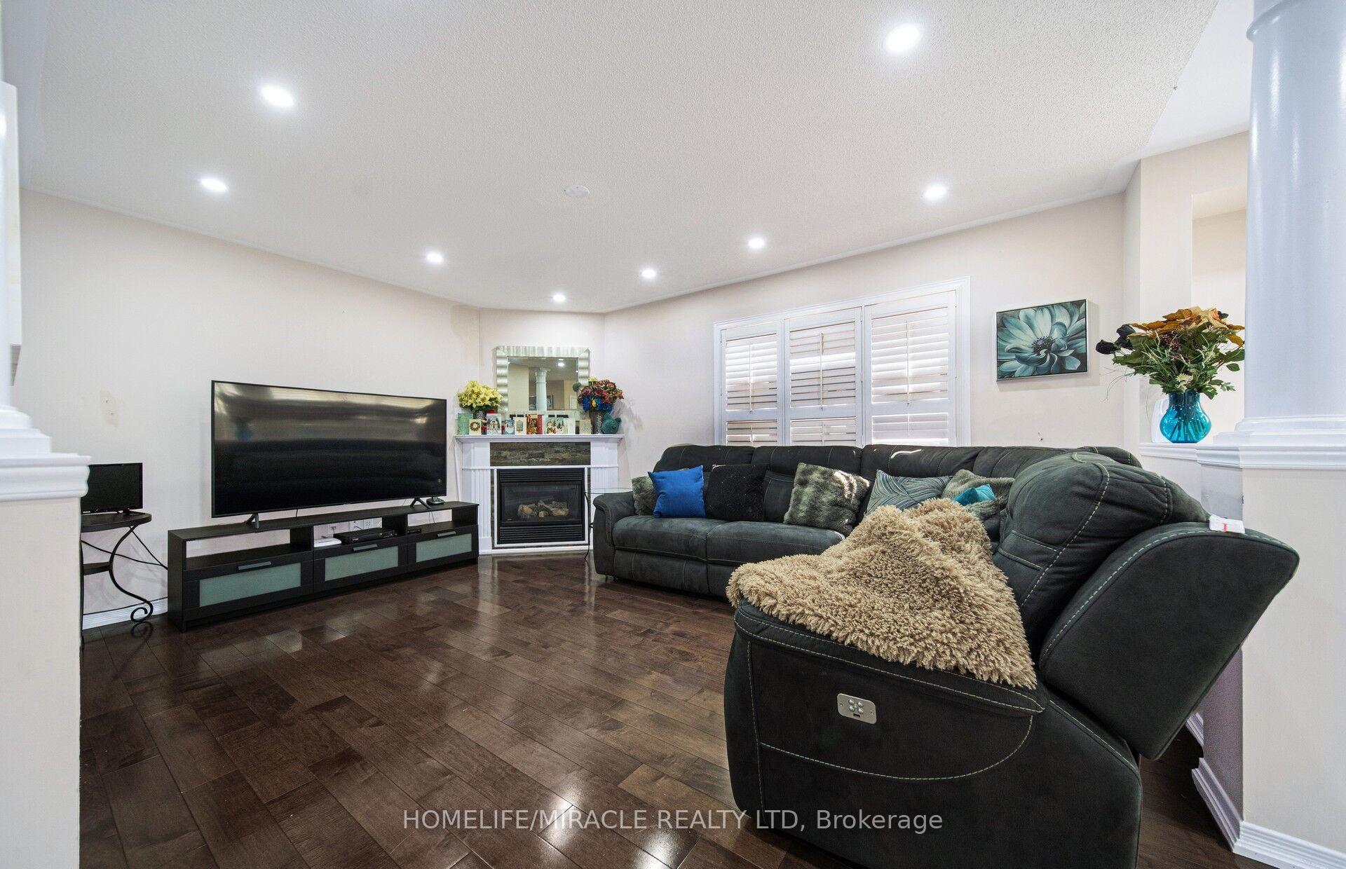 Photo 29 of 55 Mainard Crescent, Brampton, Sandringham-Wellington — HOMEH