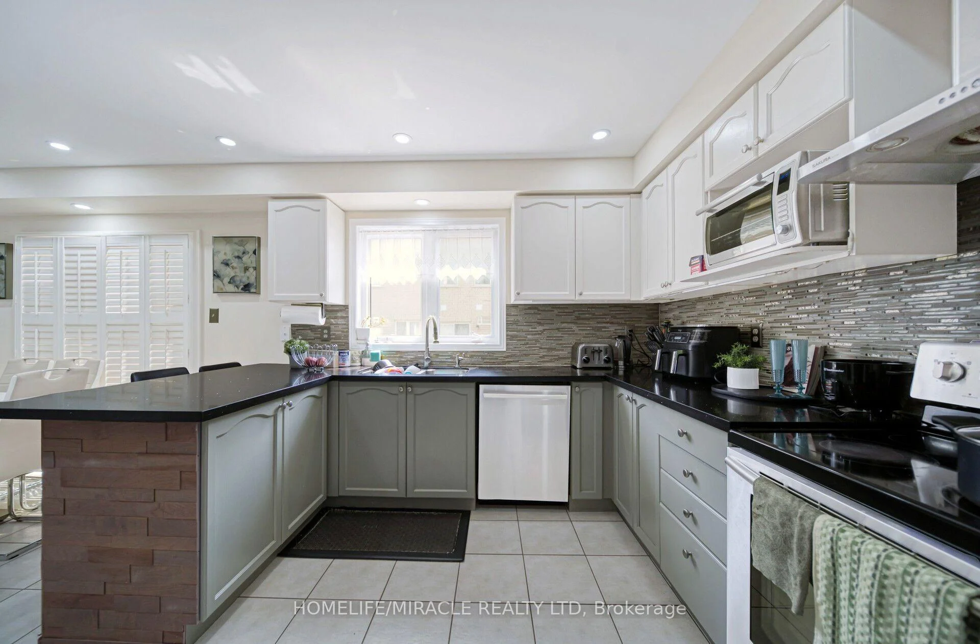 Photo 30 of 55 Mainard Crescent, Brampton, Sandringham-Wellington — HOMEH