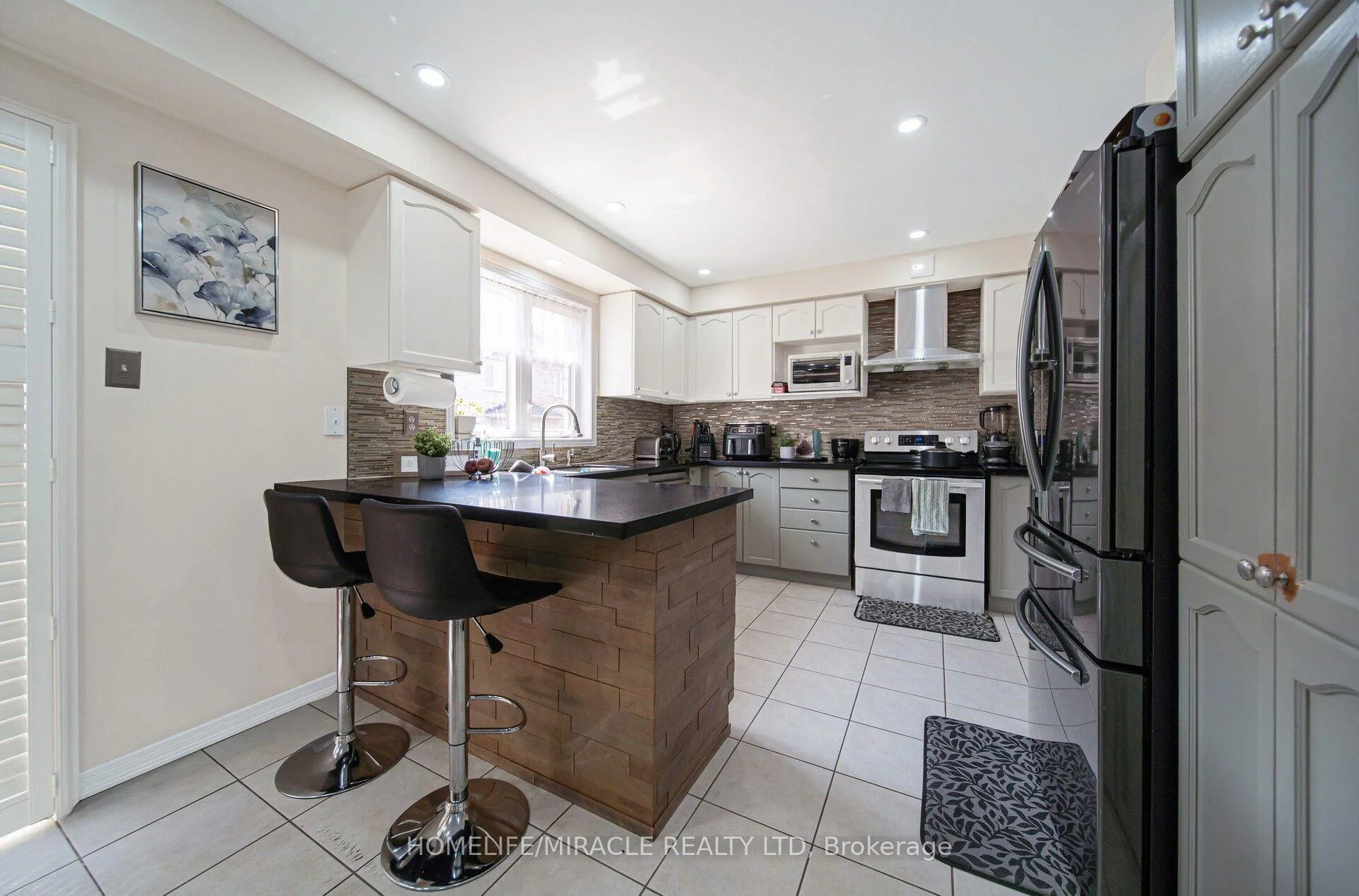 Photo 36 of 55 Mainard Crescent, Brampton, Sandringham-Wellington — HOMEH