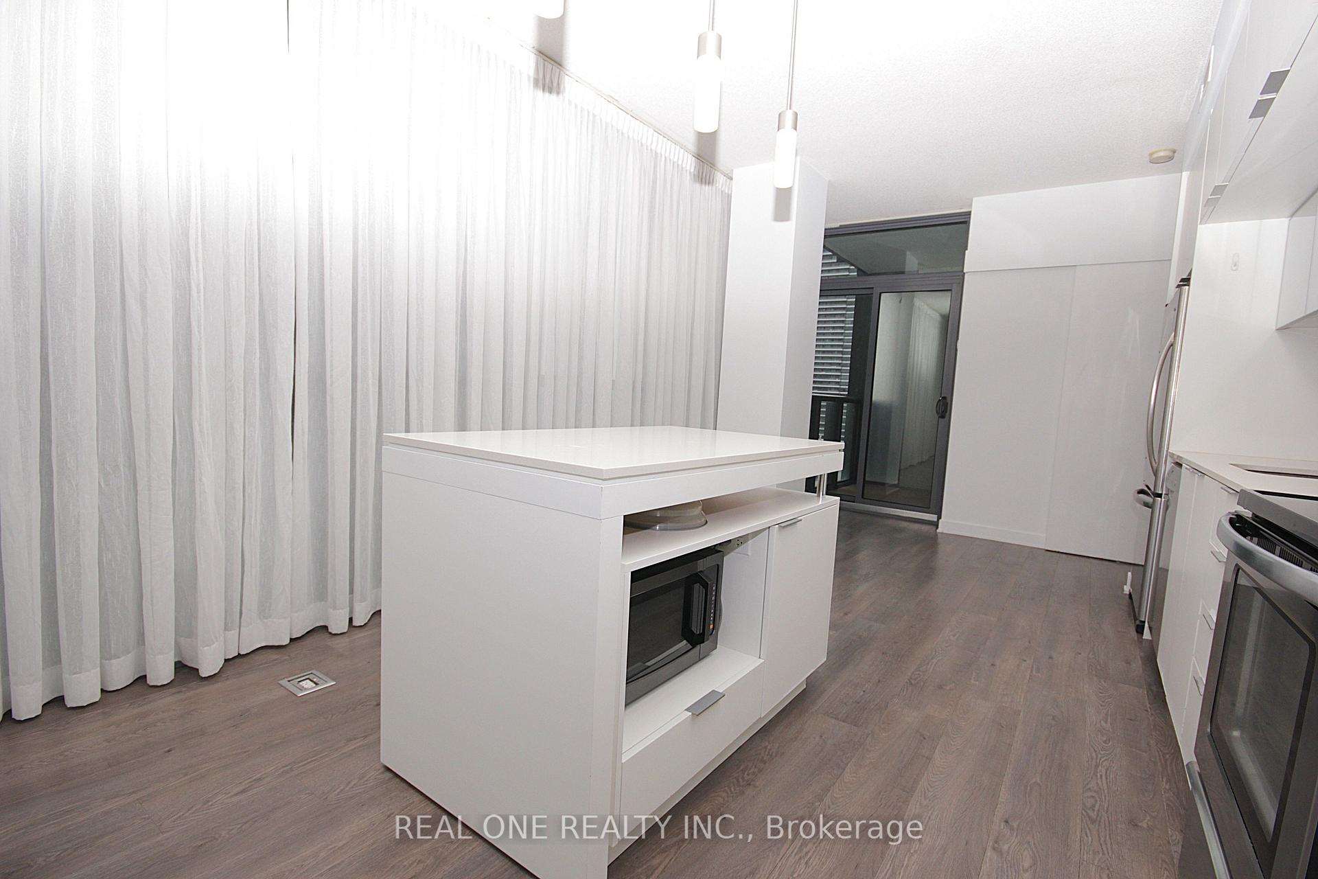 Photo 5 of Unit 3505, 110 Charles Street E, Toronto, Church-Yonge Corridor — HOMEH