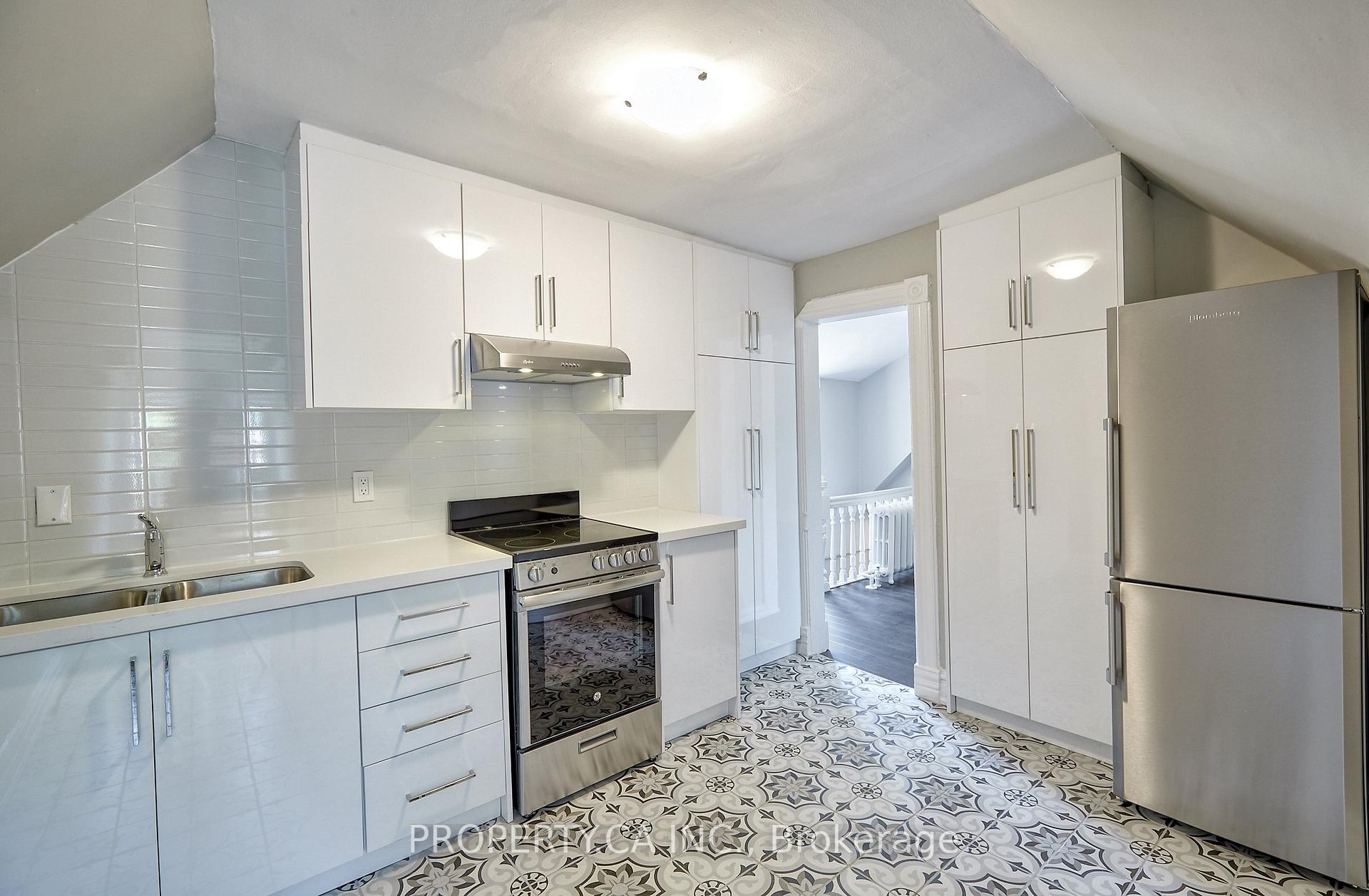 Photo 1 of Unit Upper, 345 Gladstone Avenue, Toronto, Dufferin Grove — HOMEH