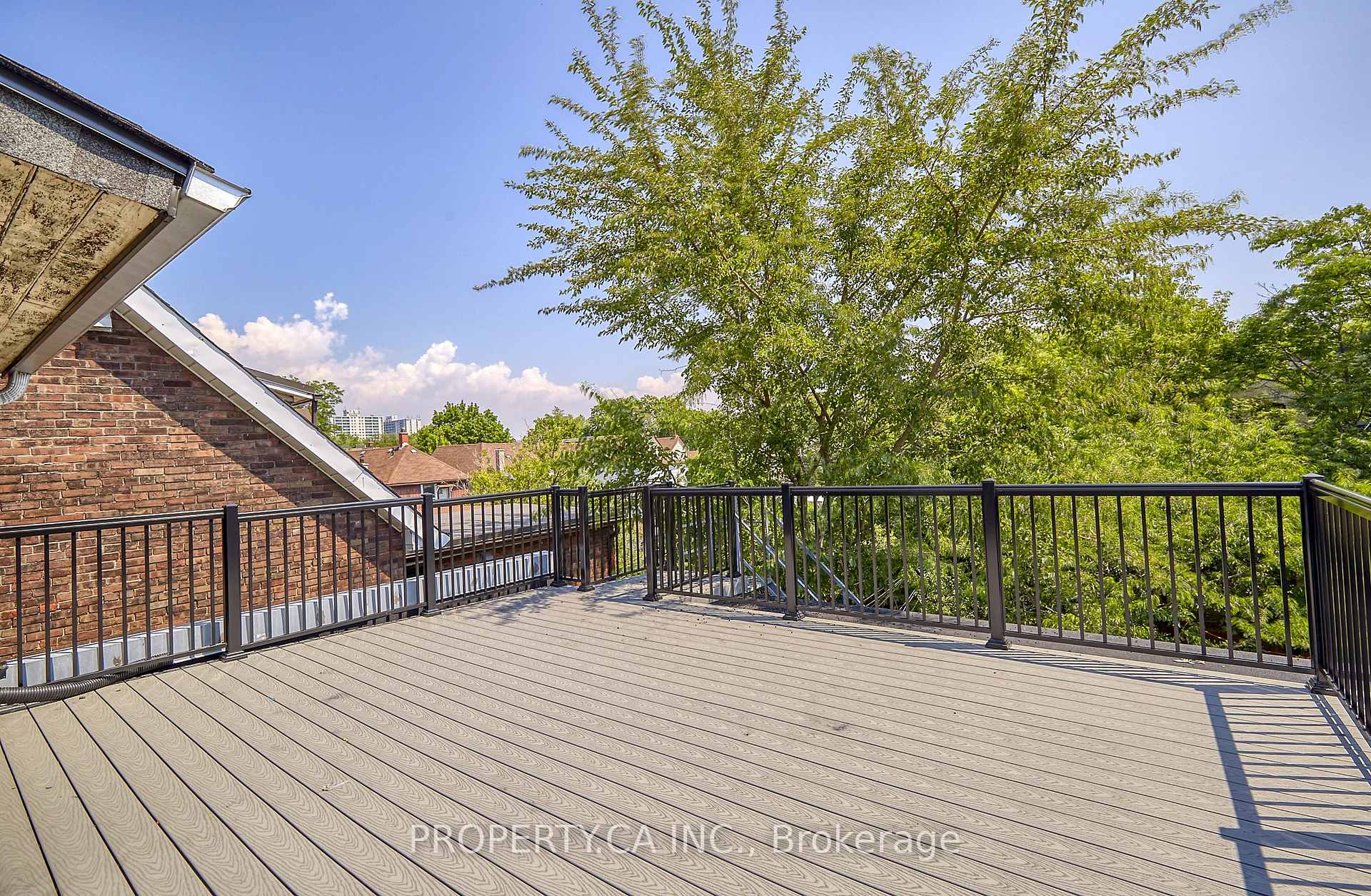 Photo 3 of Unit Upper, 345 Gladstone Avenue, Toronto, Dufferin Grove — HOMEH