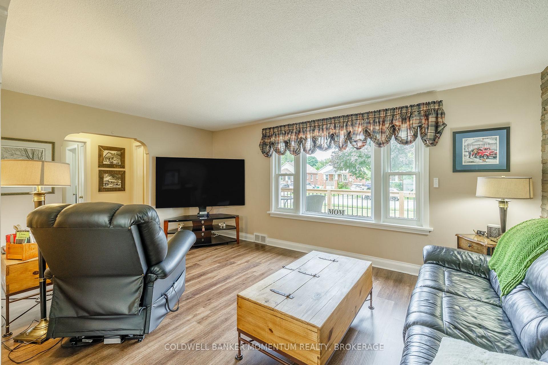 Photo 10 of 5916 Murray Street, Niagara Falls, Dorchester — HOMEH