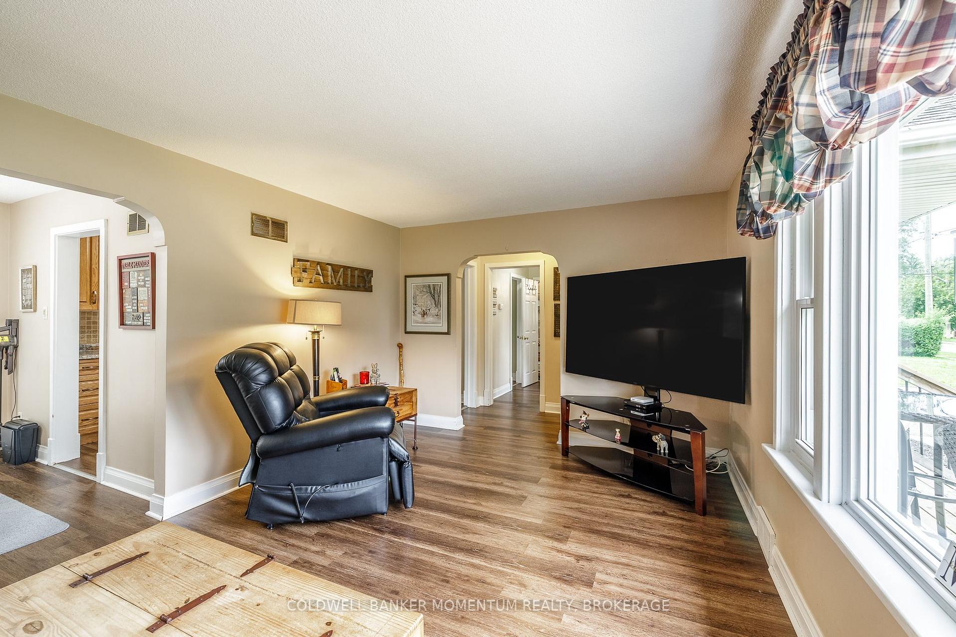 Photo 13 of 5916 Murray Street, Niagara Falls, Dorchester — HOMEH