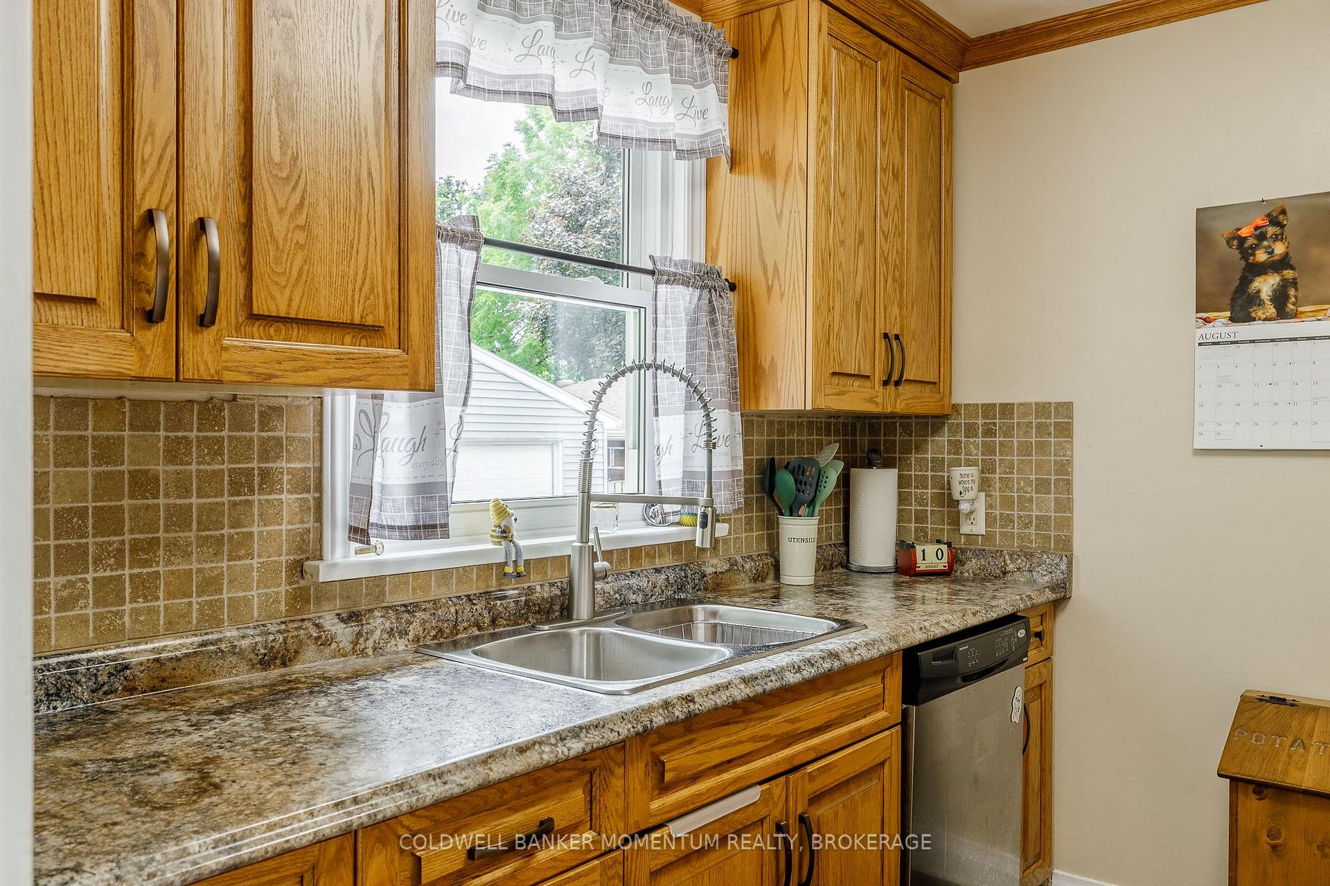 Photo 19 of 5916 Murray Street, Niagara Falls, Dorchester — HOMEH
