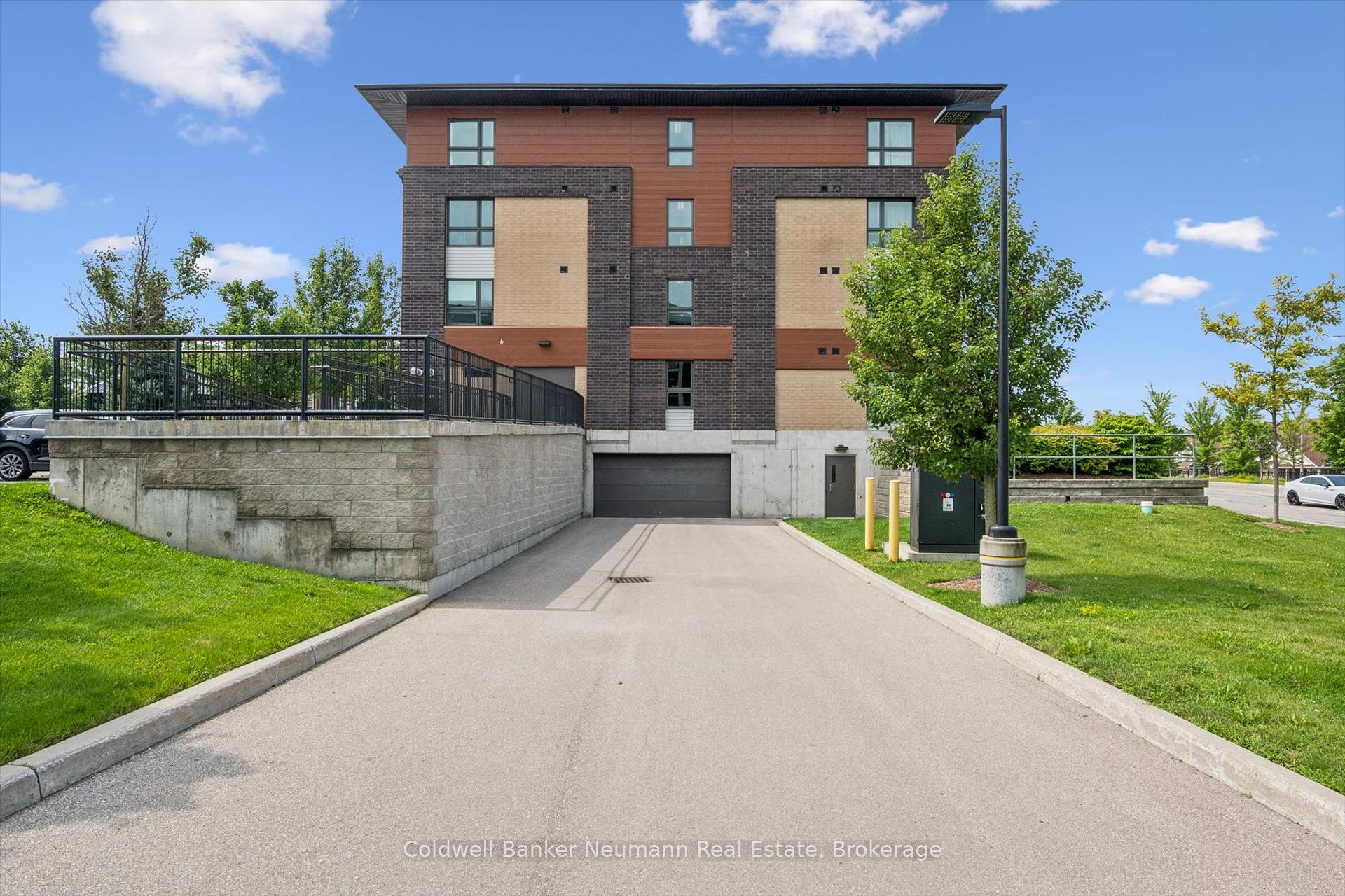 Photo 3 of Unit 412, 17 Kay Crescent, Guelph, Pineridge/Westminster Woods — HOMEH