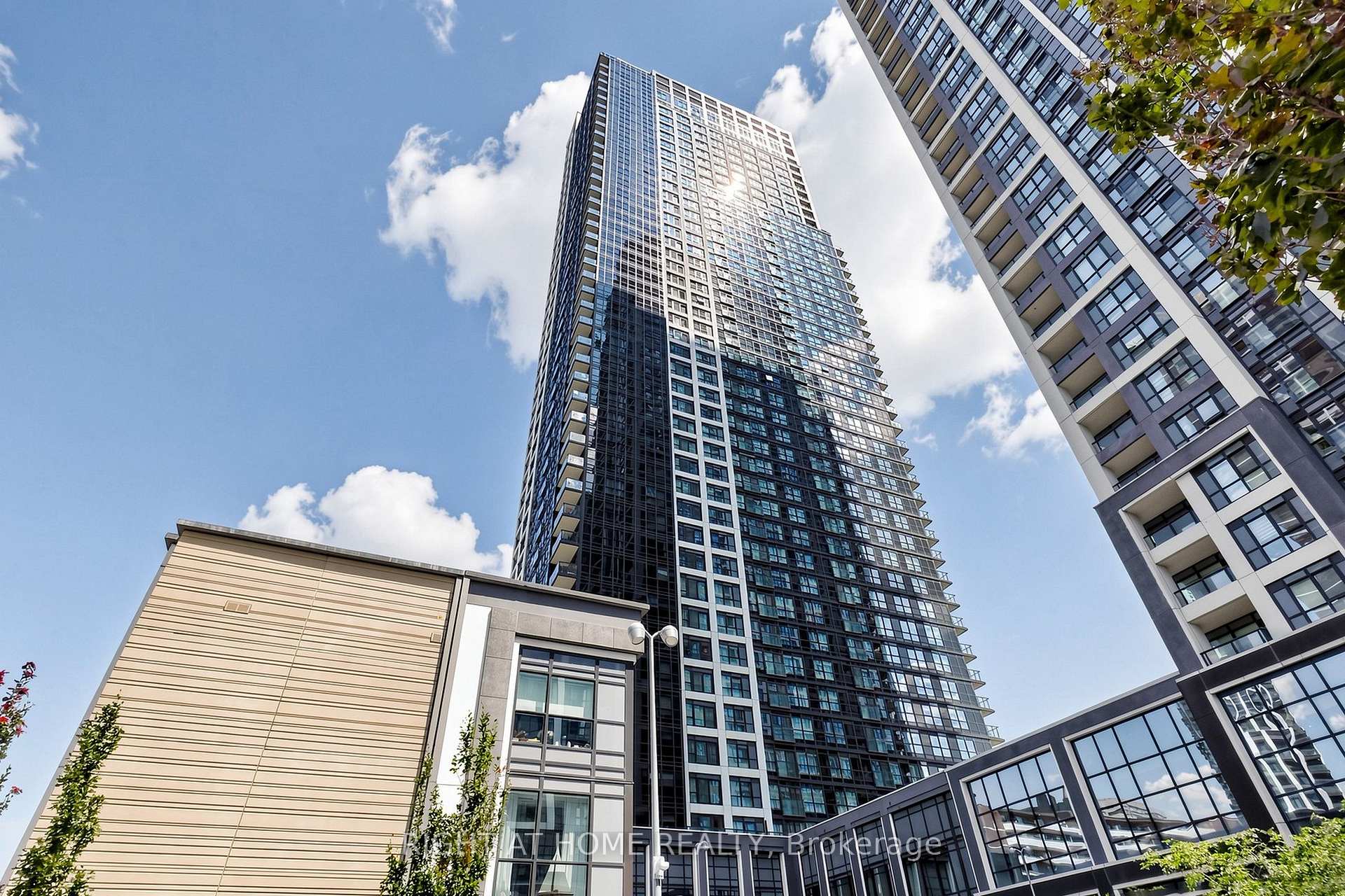 Photo 2 of Unit 936, 5 Mabelle Avenue, Etobicoke, Islington-City Centre West — HOMEH