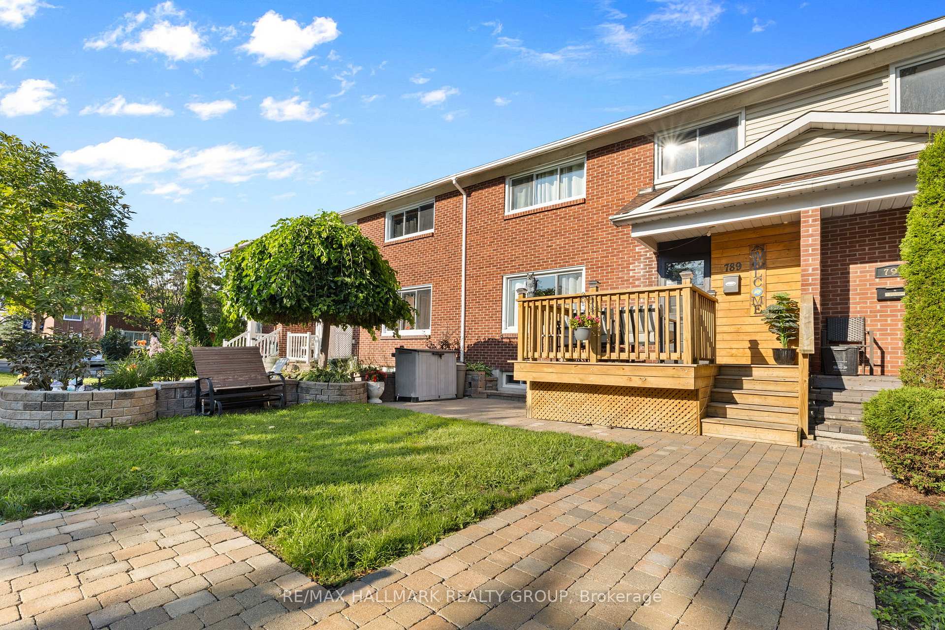 Photo 2 of 789 Borthwick Avenue, Ottawa, Castle Heights/Rideau High — HOMEH