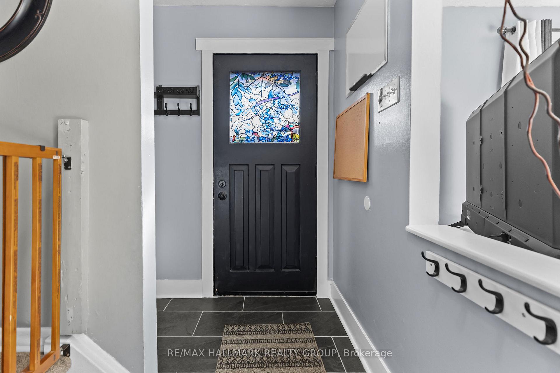 Photo 5 of 789 Borthwick Avenue, Ottawa, Castle Heights/Rideau High — HOMEH
