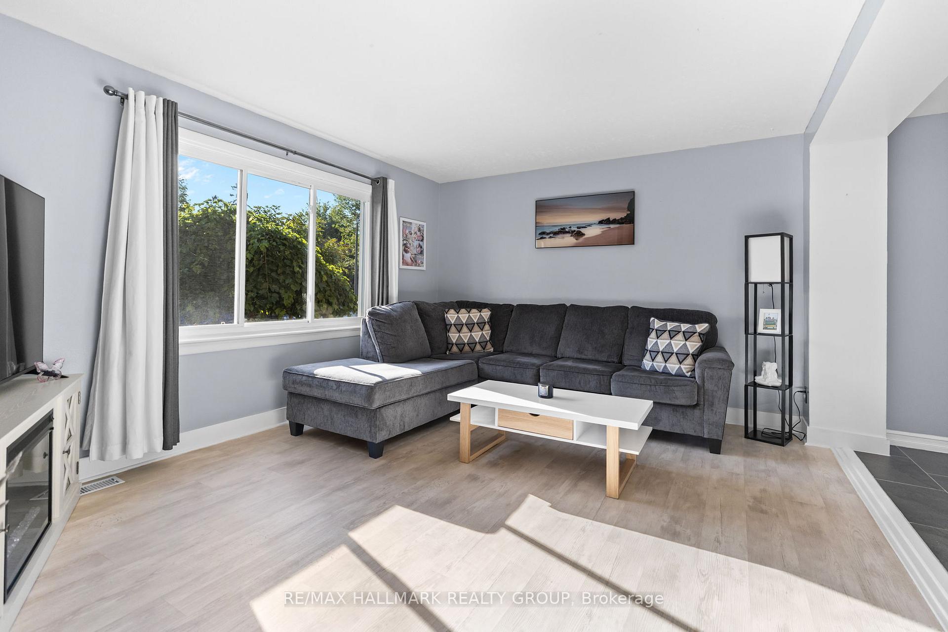 Photo 8 of 789 Borthwick Avenue, Ottawa, Castle Heights/Rideau High — HOMEH
